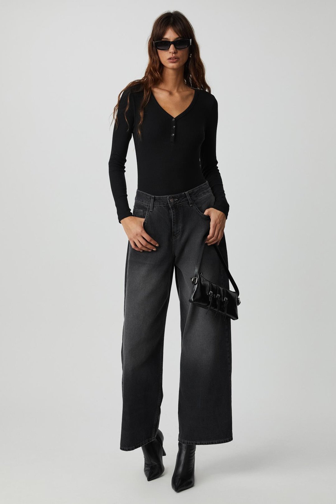 KALANI Kadın Uzun Kollu V Yaka Patlı Düğmeli Siyah Body