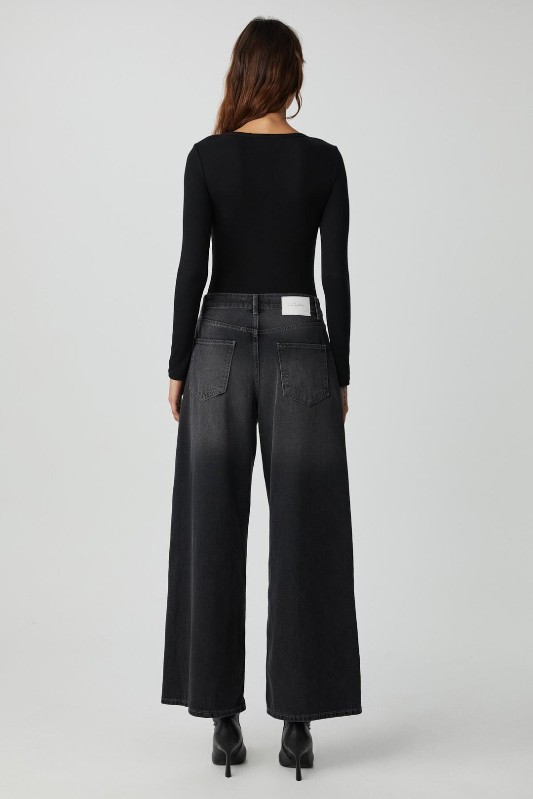 KALANI Kadın Uzun Kollu V Yaka Patlı Düğmeli Siyah Body