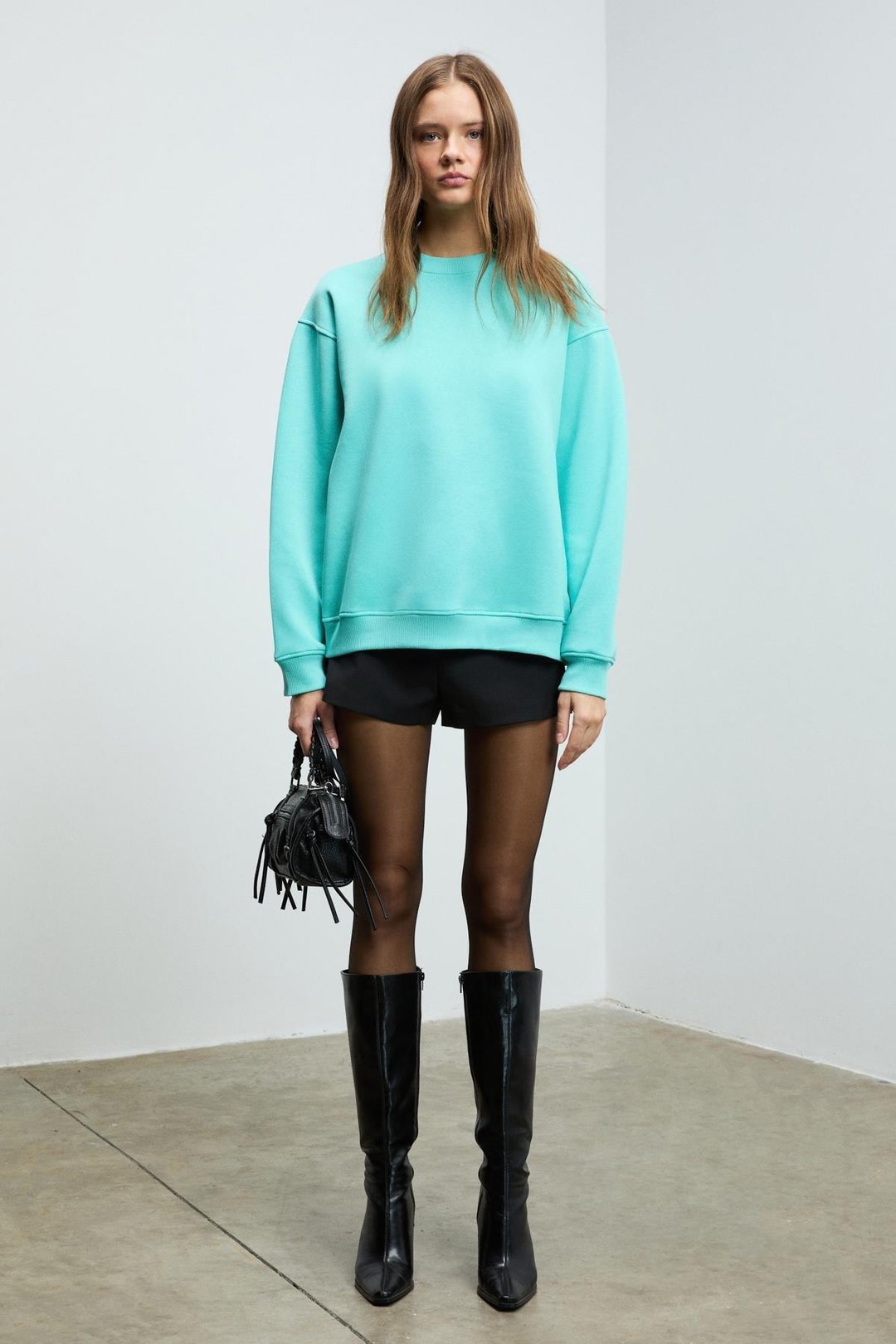 KARIUS Kadın Organik Pamuklu İçi Polarsız Oversize Yuvarlak Yakalı Mavi Sweatshirt