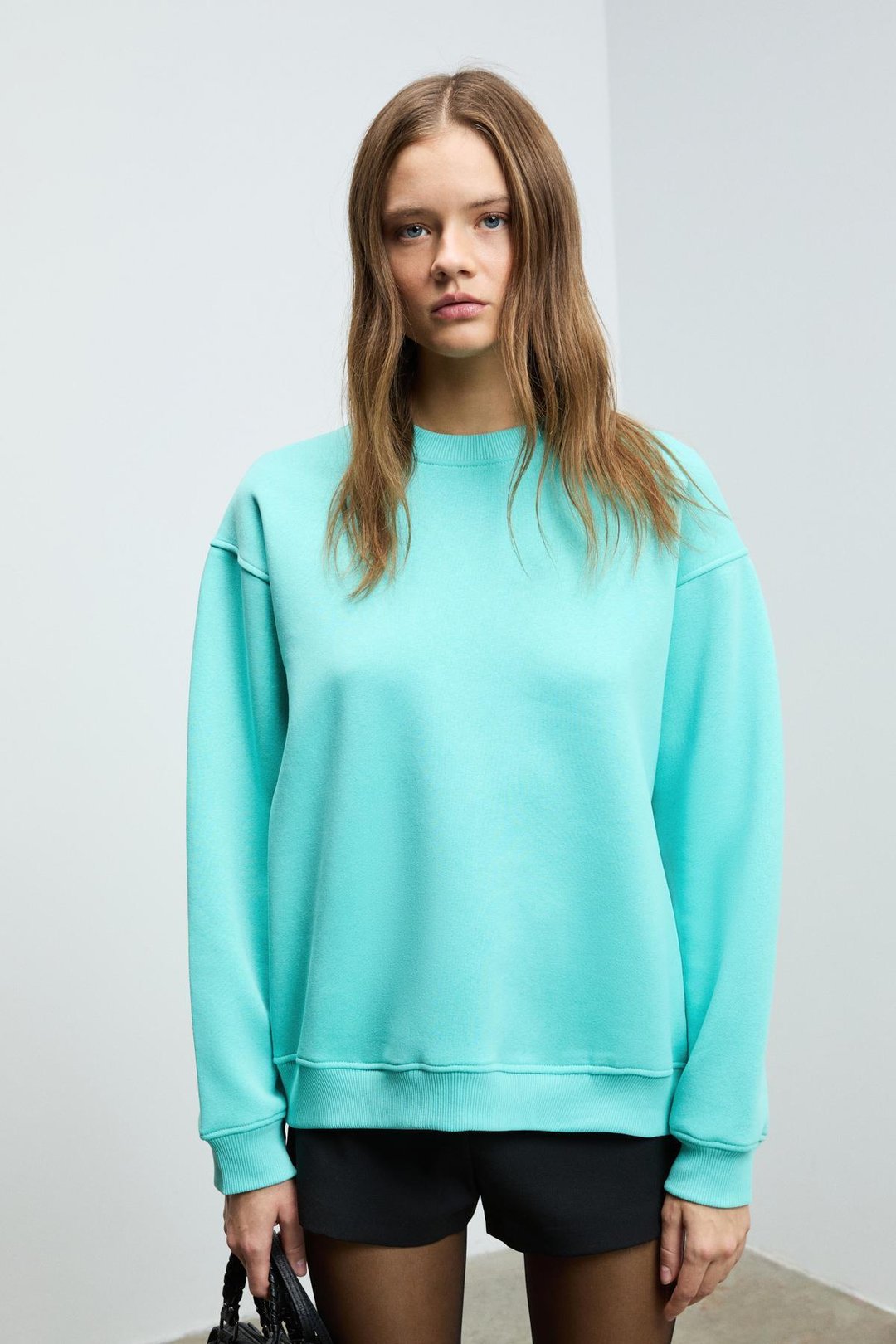 KARIUS Kadın Organik Pamuklu İçi Polarsız Oversize Yuvarlak Yakalı Mavi Sweatshirt