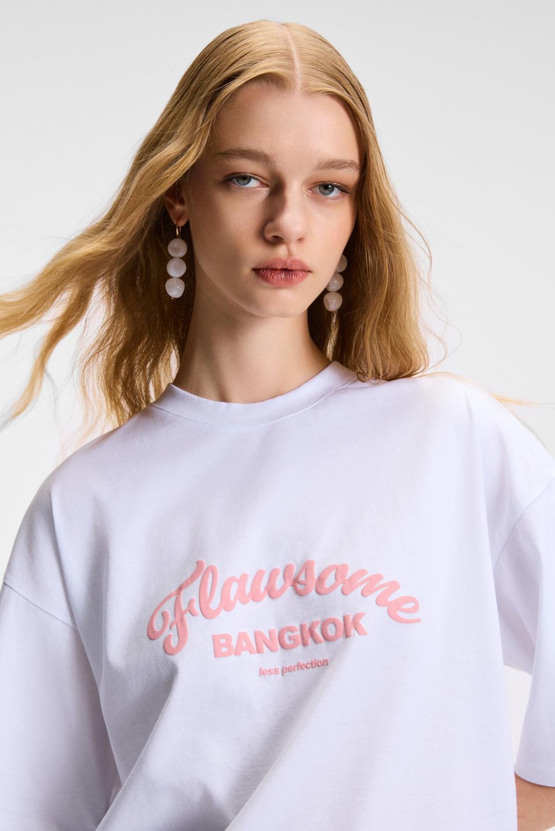 KAROLISKA Kadın %100 Pamuk Oversize Fit Kısa Kollu Yuvarlak Yaka Beyaz T-Shirt