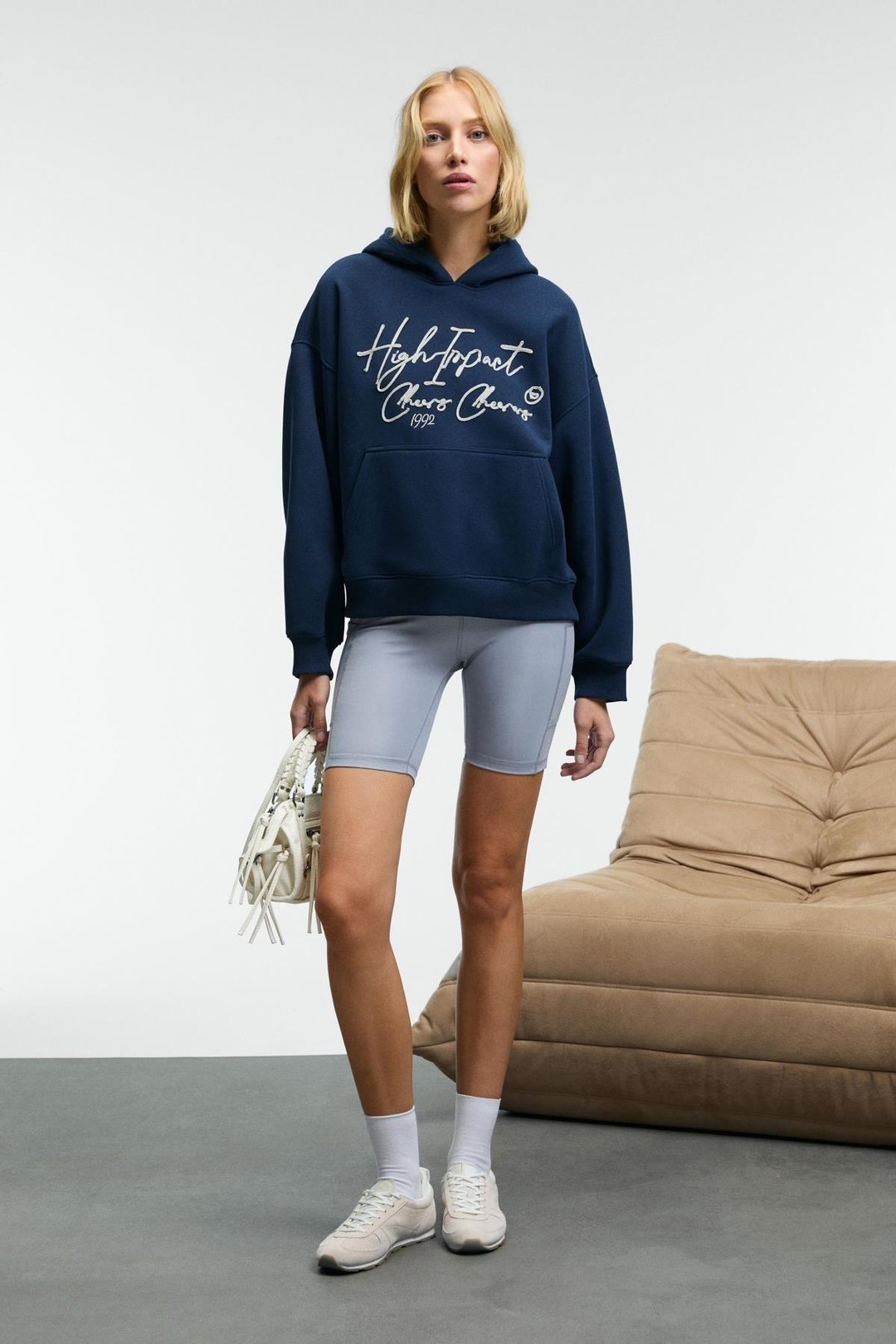 KIKRES Kadın Kapüşonlu Nakış Detaylı Oversize Lacivert Sweatshirt