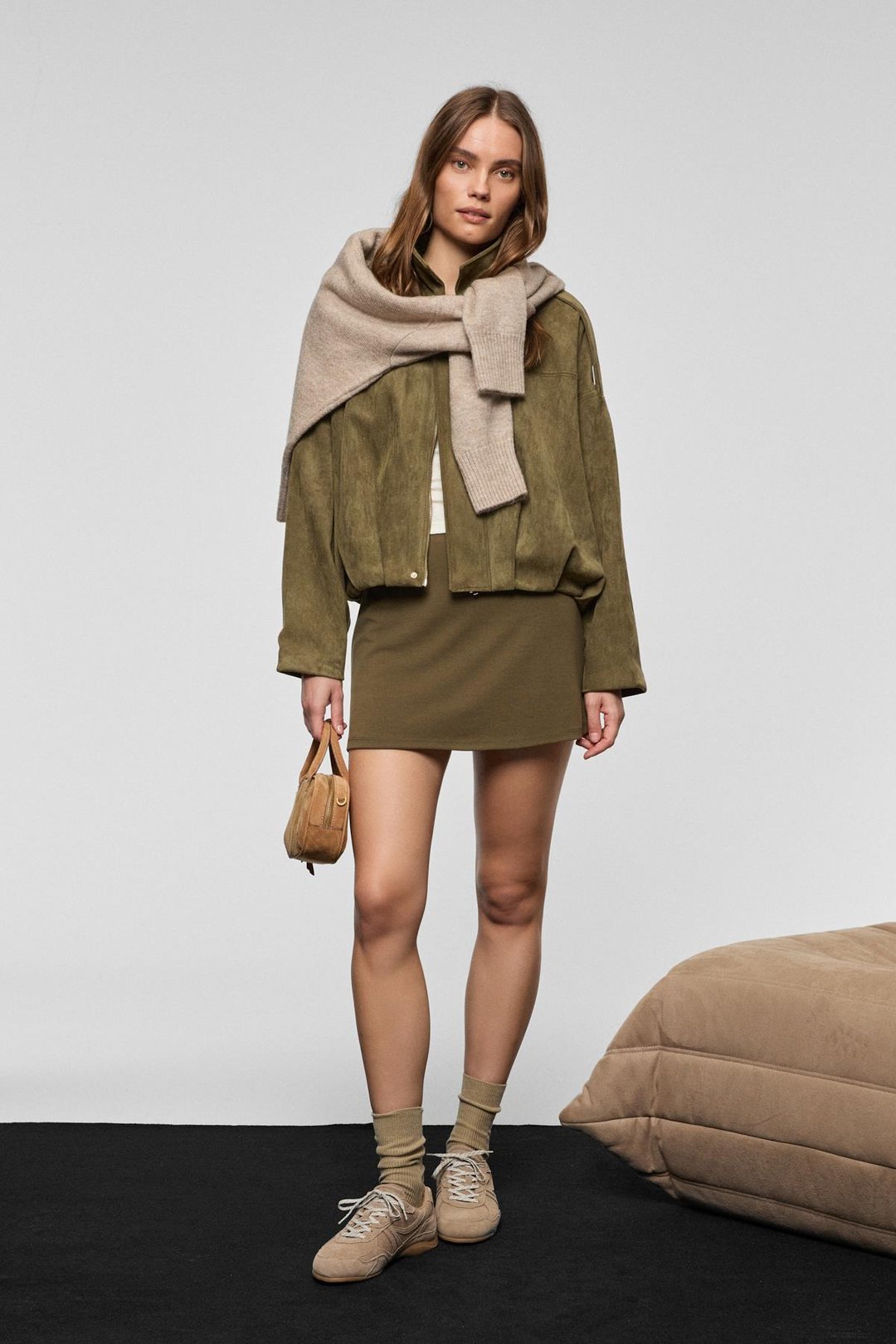 KLAREY Kadın Esnek Kumaşlı Gizli Fermuarlı Mini Haki Etek