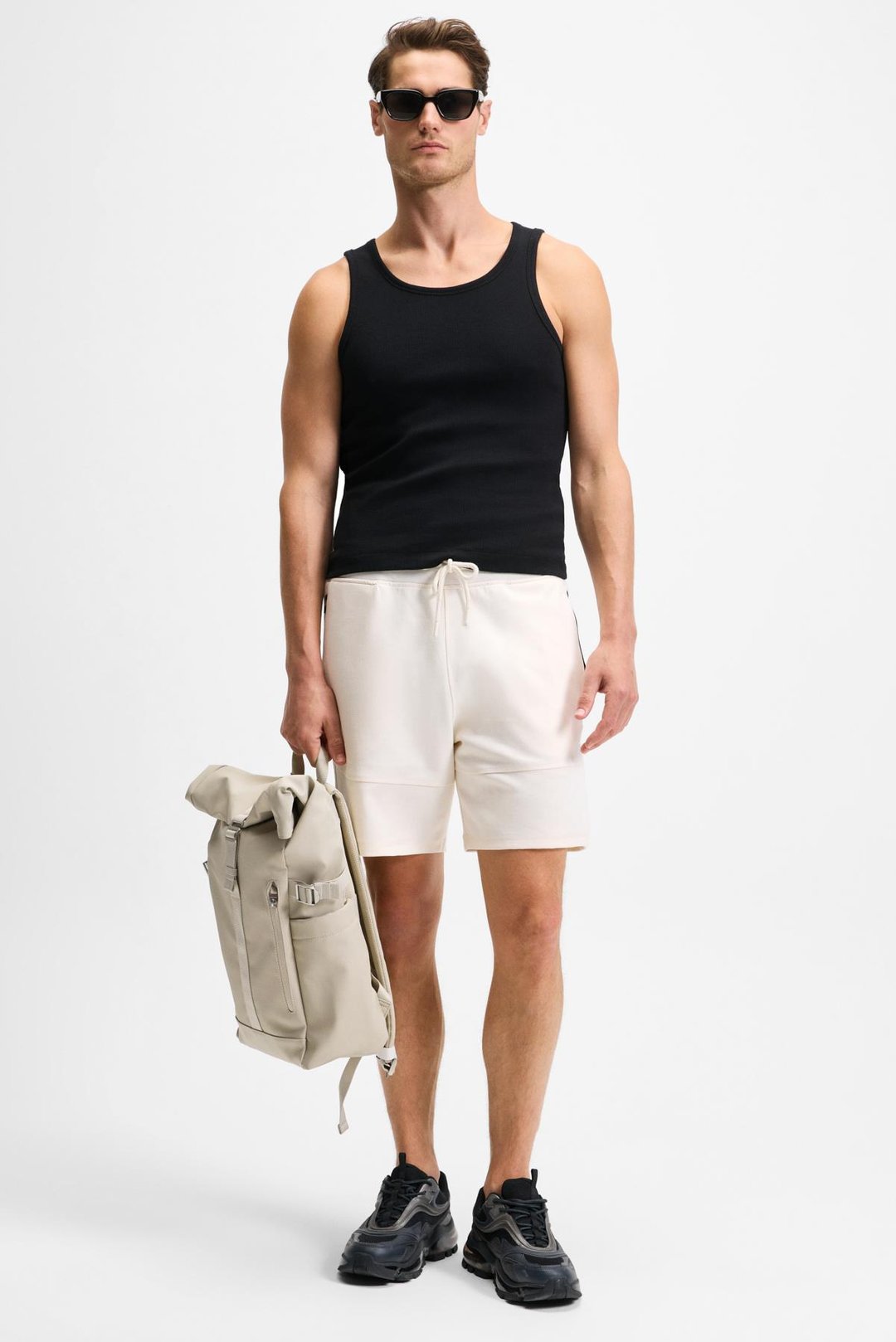 KONSA Erkek Beli Lastikli Kordonlu Yanları Fermuarlı Cepli Relaxed Fit Ekru Şort & Bermuda