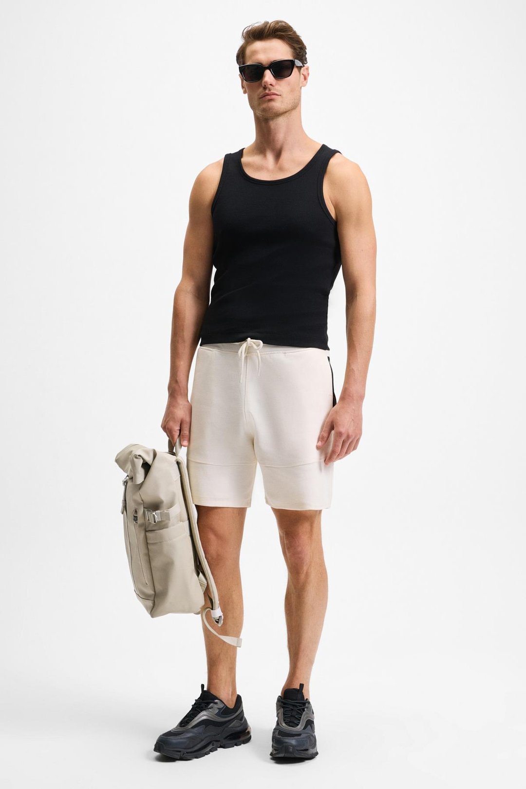 KONSA Erkek Beli Lastikli Kordonlu Yanları Fermuarlı Cepli Relaxed Fit Ekru Şort & Bermuda