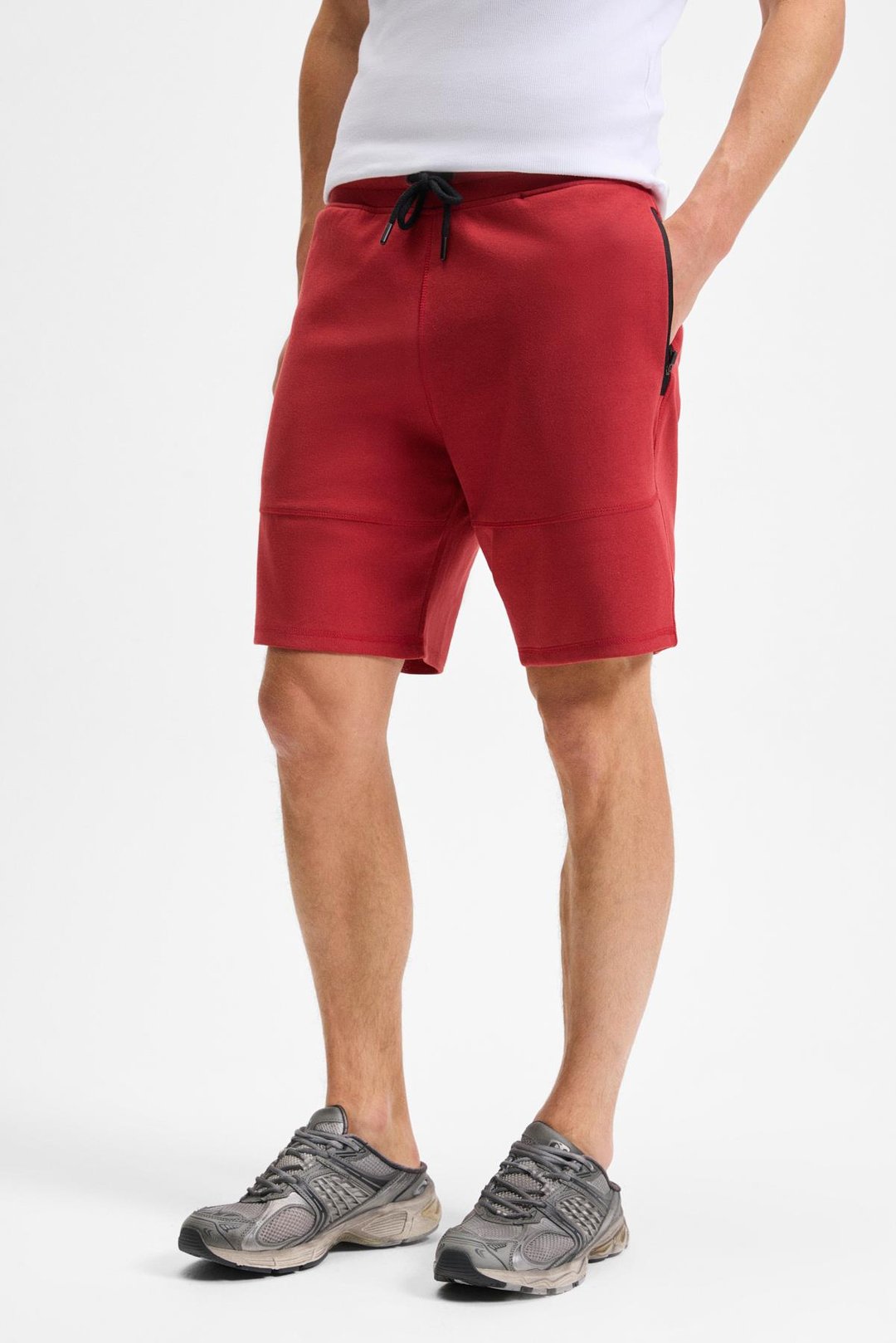 KONSA Erkek Beli Lastikli Kordonlu Yanları Fermuarlı Cepli Relaxed Fit Kırmızı Şort & Bermuda