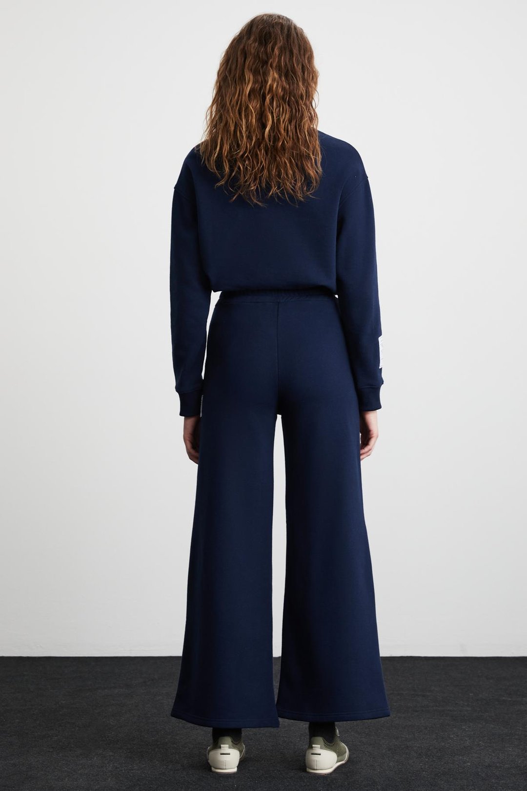 LAURY Kadın %100 Organik Pamuklu Yumuşacık Geniş Paça Regular Etiket Detaylı Lacivert Eşofman Altı