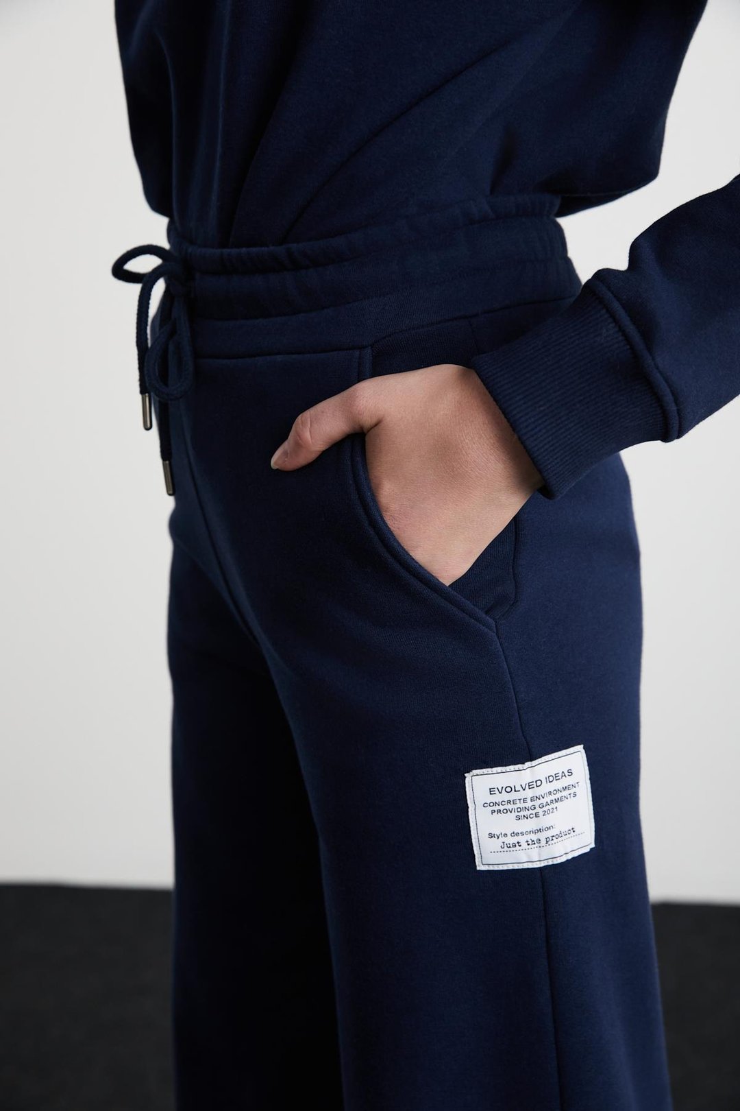 LAURY Kadın %100 Organik Pamuklu Yumuşacık Geniş Paça Regular Etiket Detaylı Lacivert Eşofman Altı