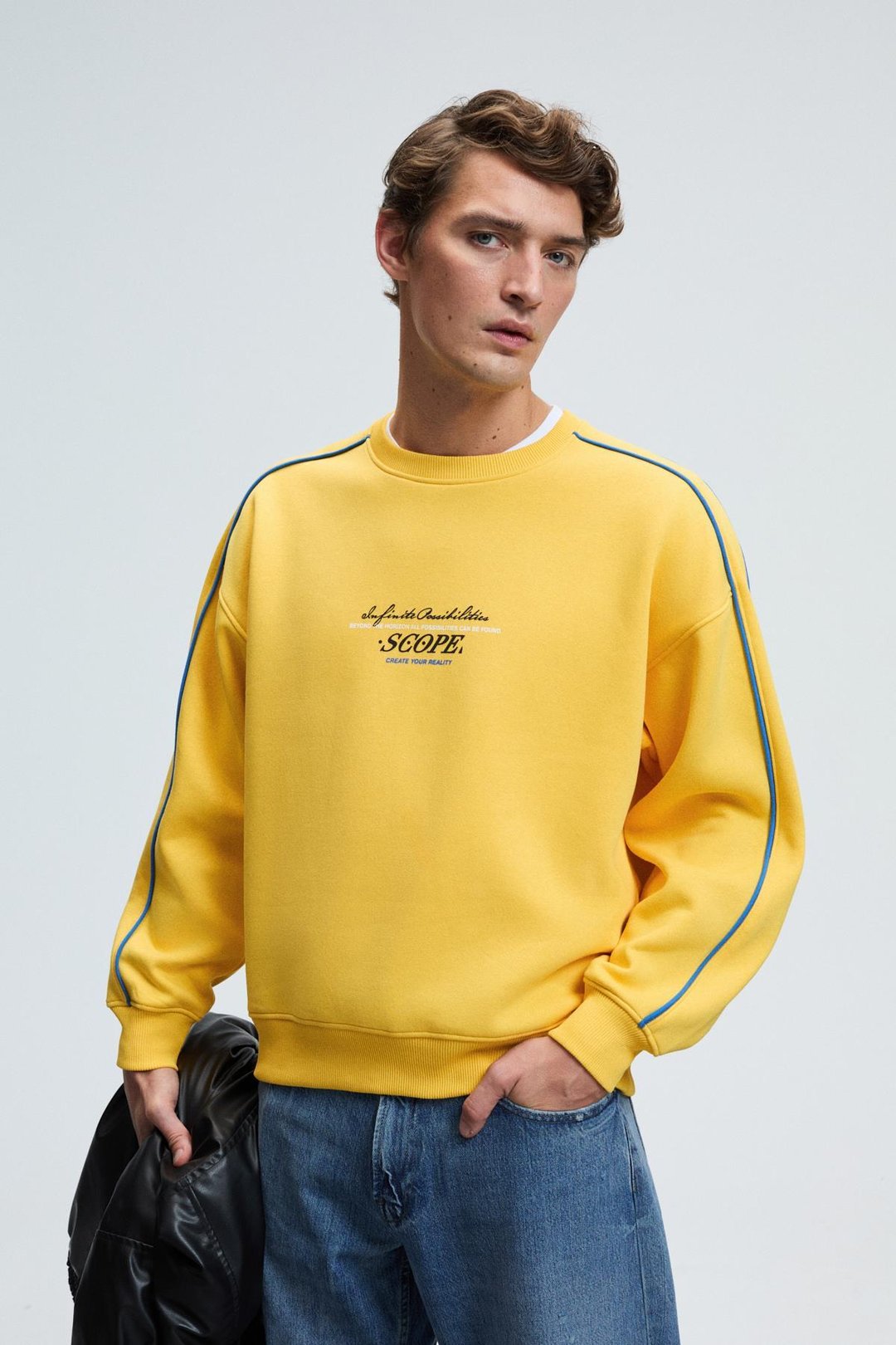 LEIF Erkek Kolları Biyeli Önü Baskılı Yuvarlak Yaka Oversize Sarı Sweatshirt