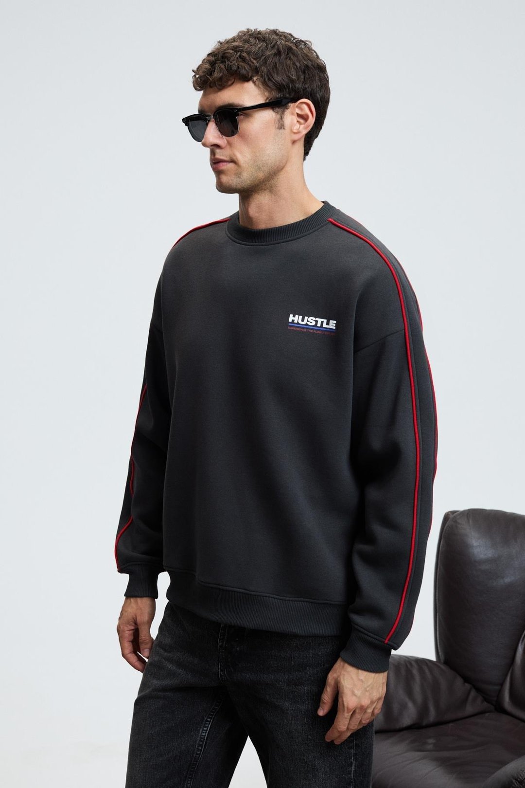 LEIF Erkek Kolları Biyeli Önü Baskılı Yuvarlak Yaka Oversize Antrasit Sweatshirt