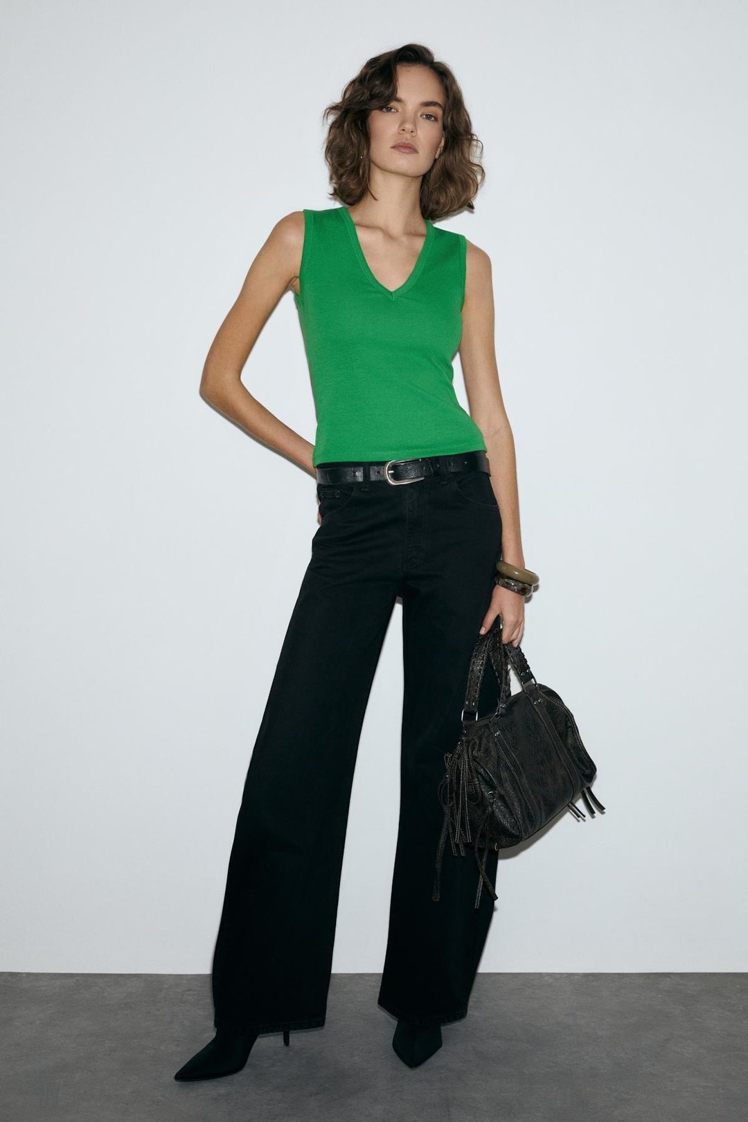 LESCOSA Kadın Slim V Yaka Kolsuz Açık Yeşil Bluz