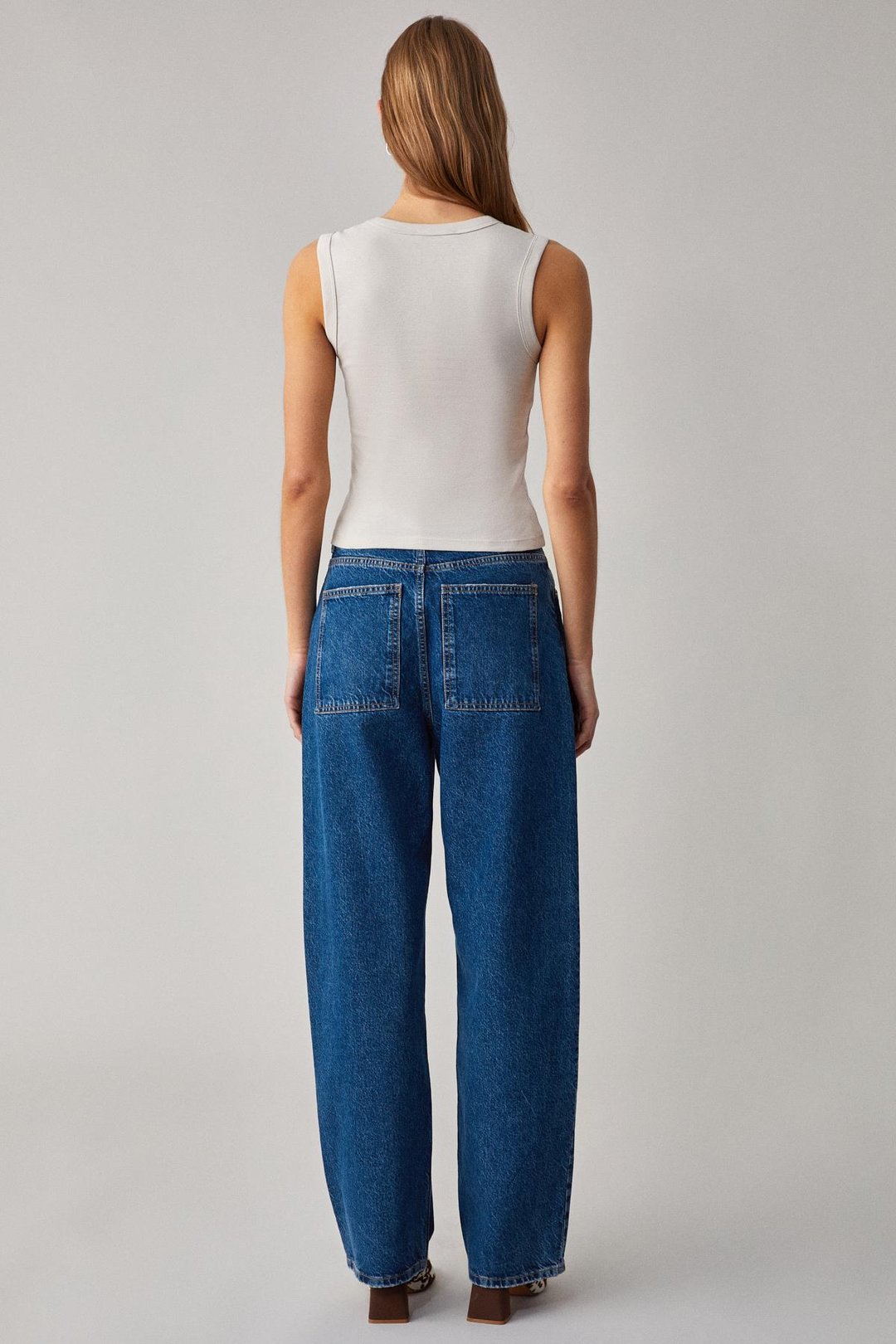 LESCOSA Kadın Slim V Yaka Kolsuz Taş Rengi T-Shirt