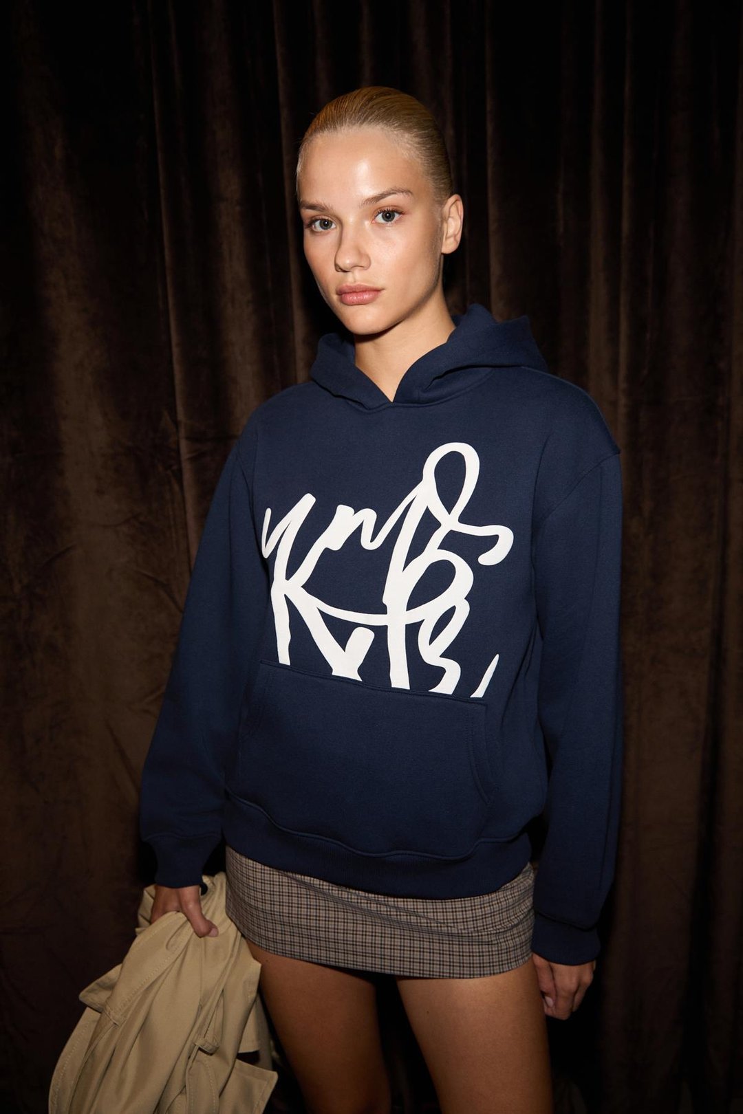 LIORAEN Kadın Baskılı Relaxed Kanguru Cepli Kapüşonlu Lacivert Sweatshirt