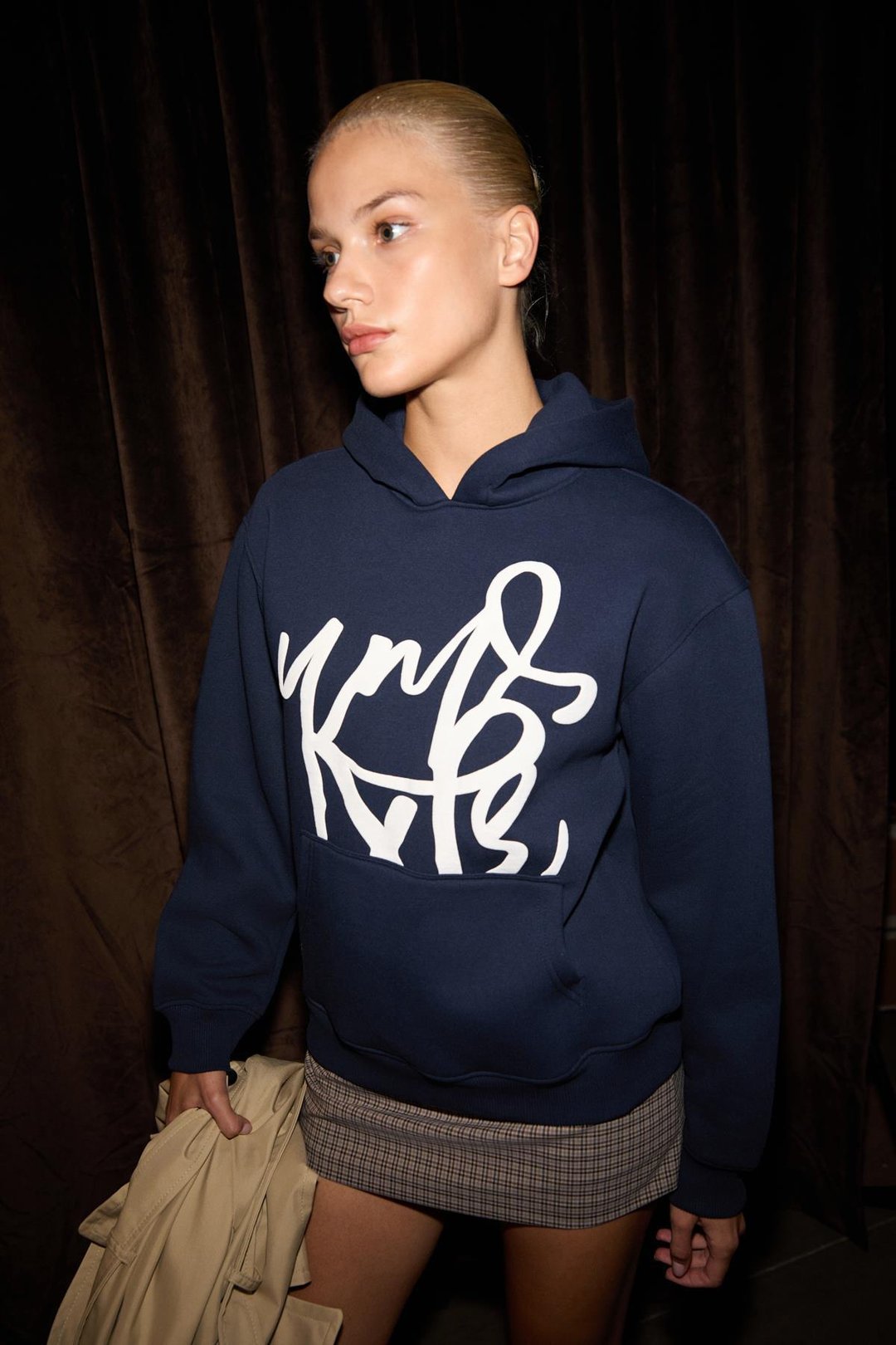 LIORAEN Kadın Baskılı Relaxed Kanguru Cepli Kapüşonlu Lacivert Sweatshirt