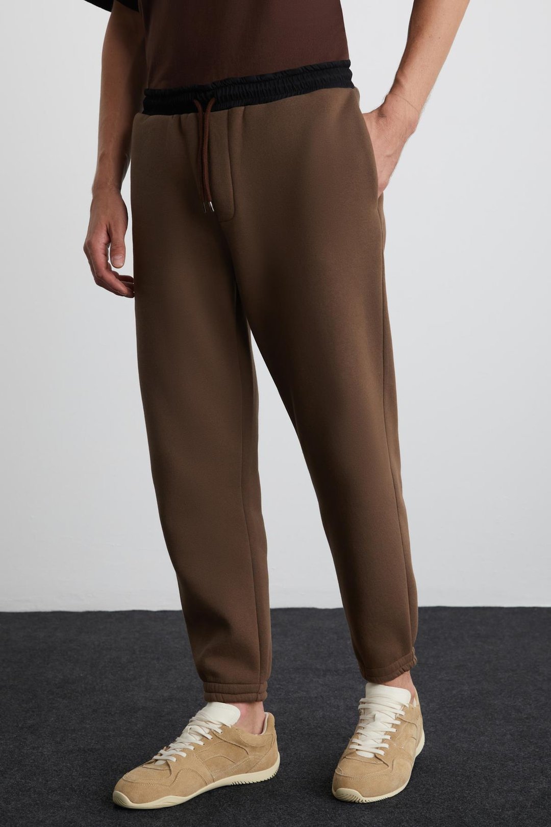 LUDWIG Erkek Organik Pamuklu Kumaşlı Paraşüt Fermuarlı Cepli İçi Polarlı Kahverengi Eşofman Altı