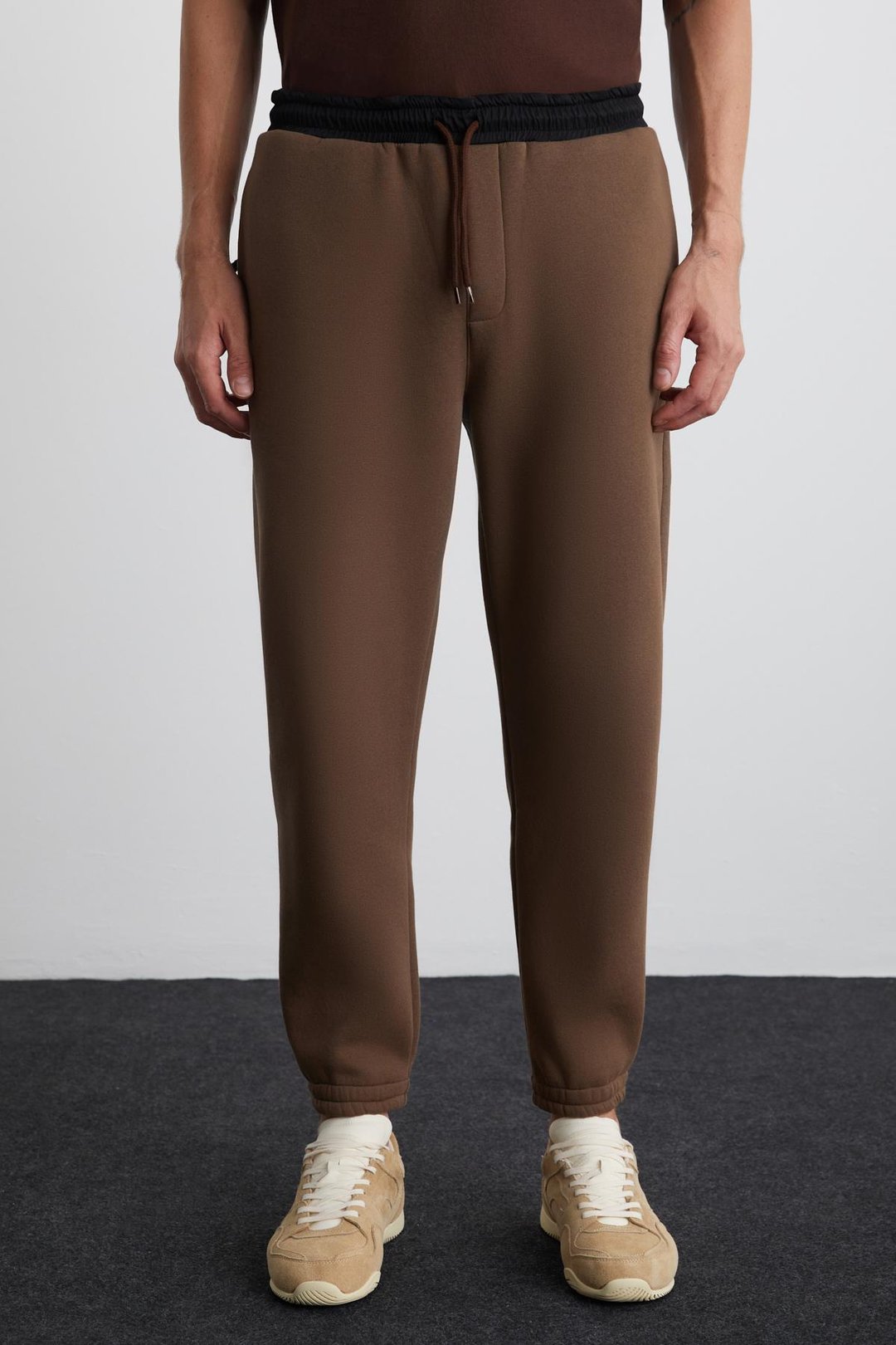 LUDWIG Erkek Organik Pamuklu Kumaşlı Paraşüt Fermuarlı Cepli İçi Polarlı Kahverengi Eşofman Altı