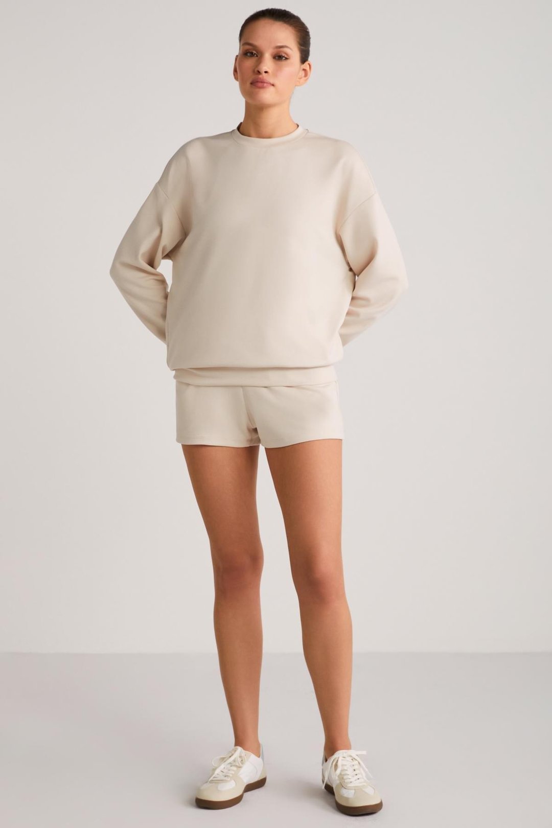 MAISIE Kadın Organik Pamuklu Comfort Fit Bisiklet Yaka Vanilya Sweatshirt