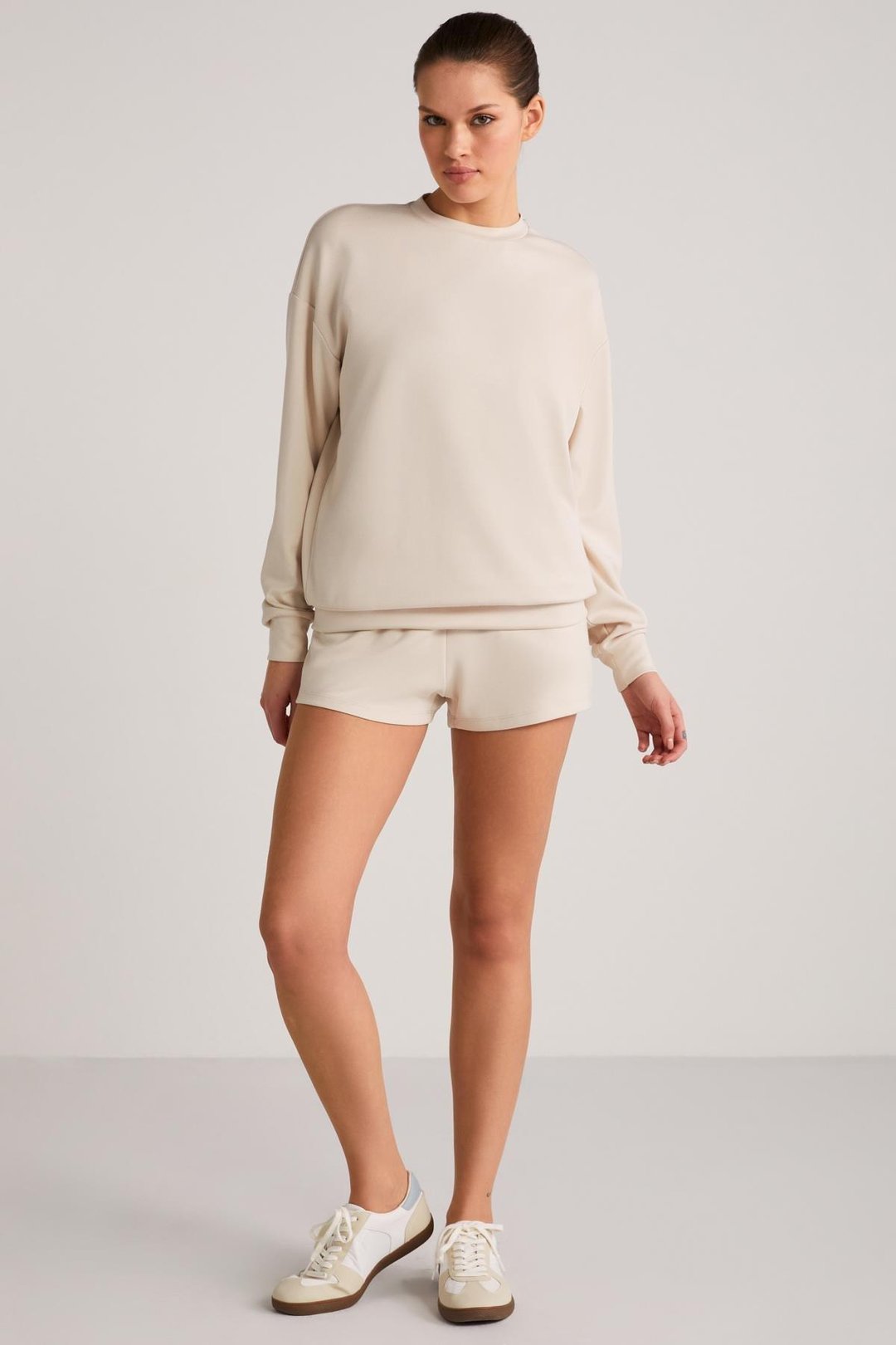 MAISIE Kadın Organik Pamuklu Comfort Fit Bisiklet Yaka Vanilya Sweatshirt