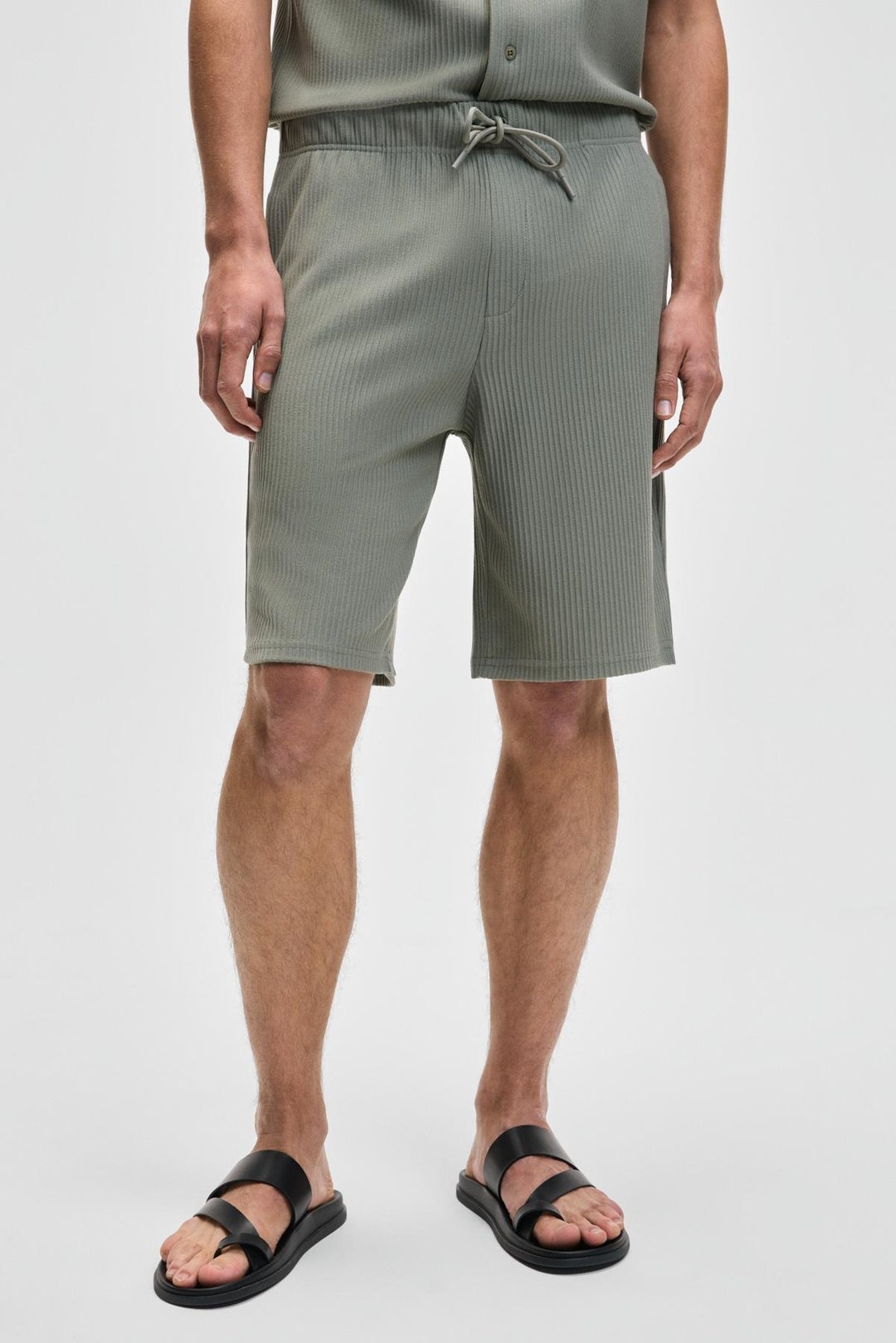 MALYES Erkek Beli Lastikli Kordonlu Yanda Çift Arkada Tek Cepli Relaxed Fit Haki Şort & Bermuda