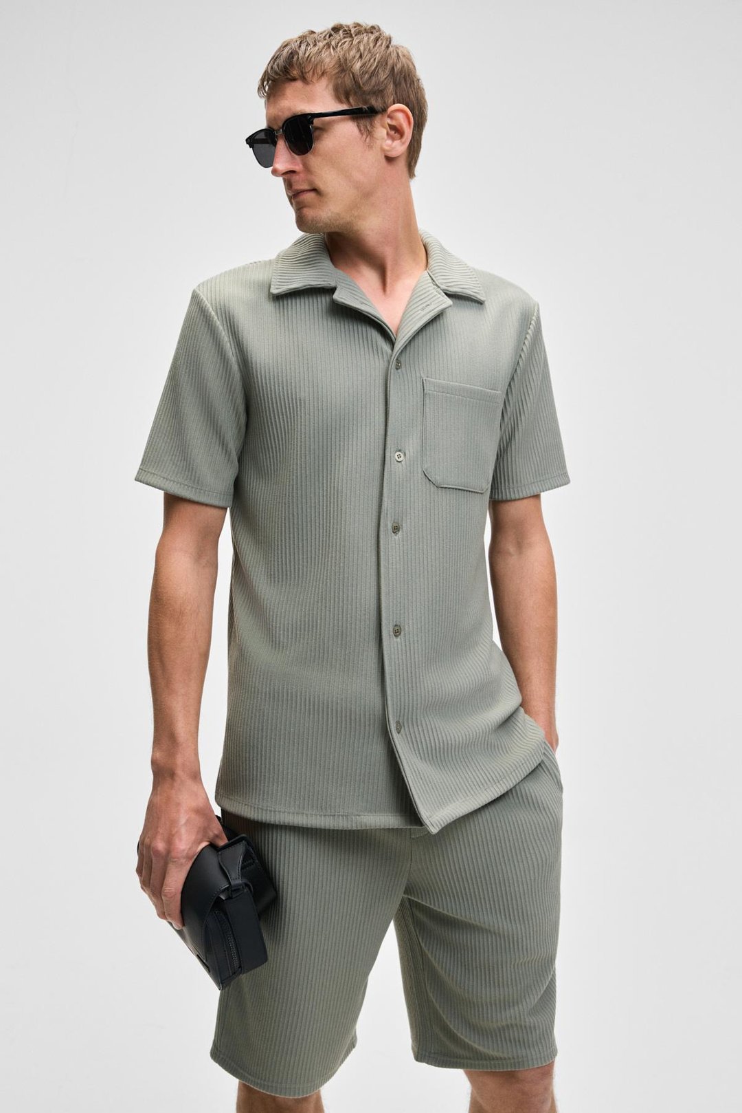 MALYES Erkek Beli Lastikli Kordonlu Yanda Çift Arkada Tek Cepli Relaxed Fit Haki Şort & Bermuda