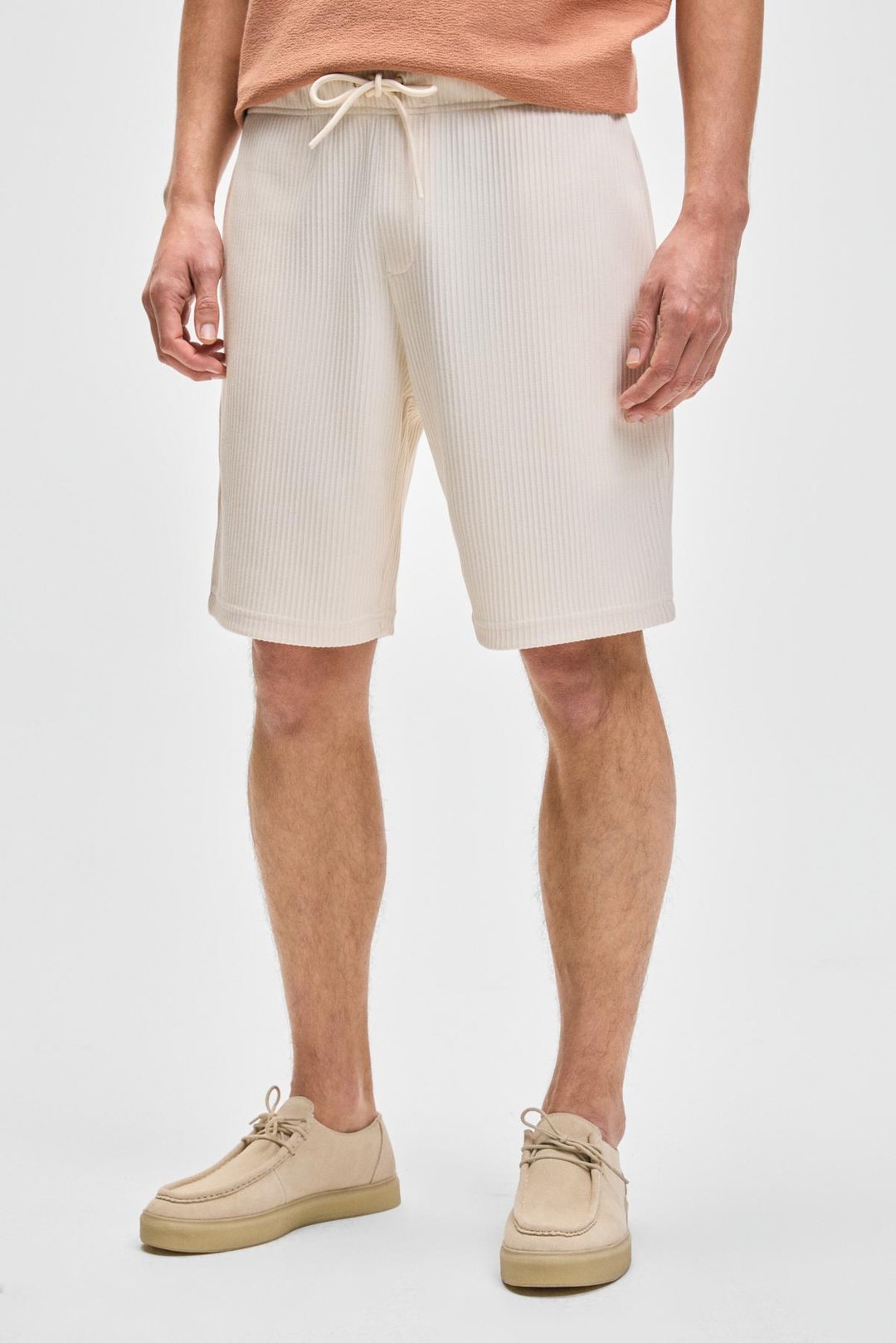 MALYES Erkek Beli Lastikli Kordonlu Yanda Çift Arkada Tek Cepli Relaxed Fit Krem Şort & Bermuda