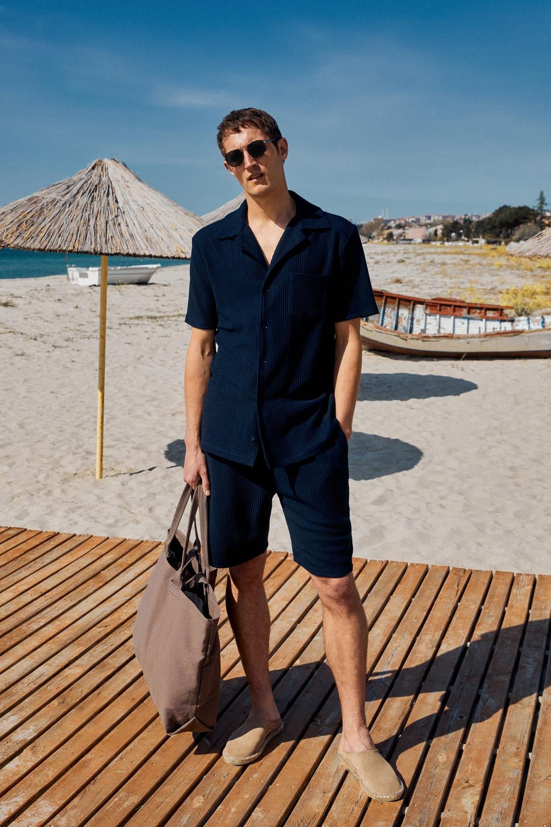 MALYES Erkek Beli Lastikli Kordonlu Yanda Çift Arkada Tek Cepli Relaxed Fit Lacivert Şort & Bermuda