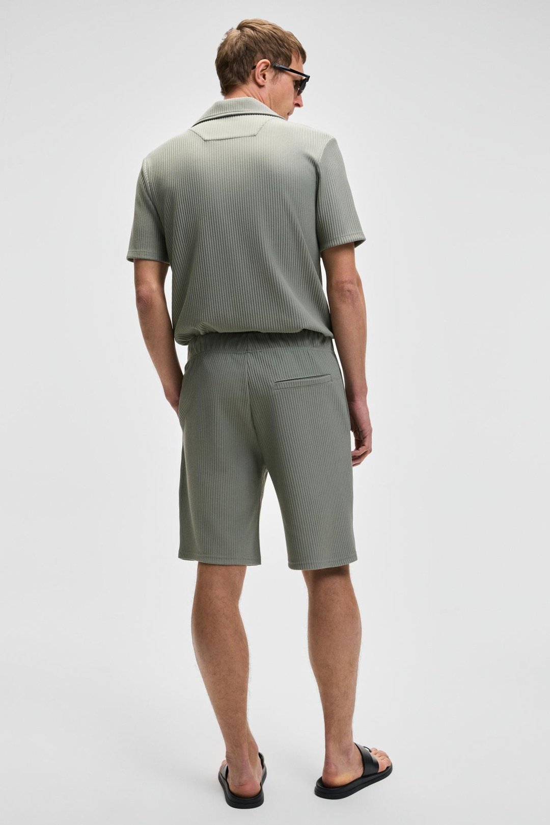 MALYES Erkek Beli Lastikli Kordonlu Yanda Çift Arkada Tek Cepli Relaxed Fit Haki Şort & Bermuda