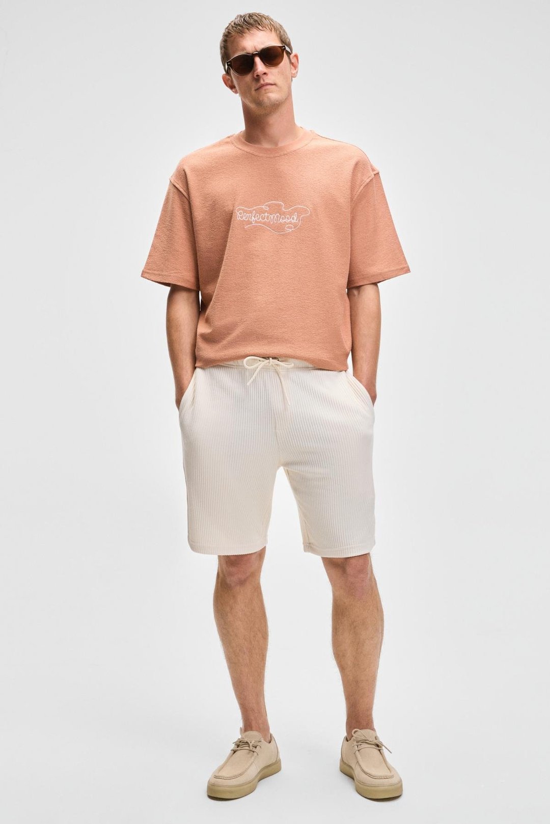 MALYES Erkek Beli Lastikli Kordonlu Yanda Çift Arkada Tek Cepli Relaxed Fit Krem Şort & Bermuda