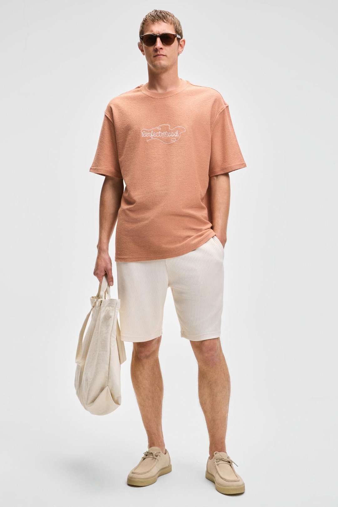 MALYES Erkek Beli Lastikli Kordonlu Yanda Çift Arkada Tek Cepli Relaxed Fit Krem Şort & Bermuda