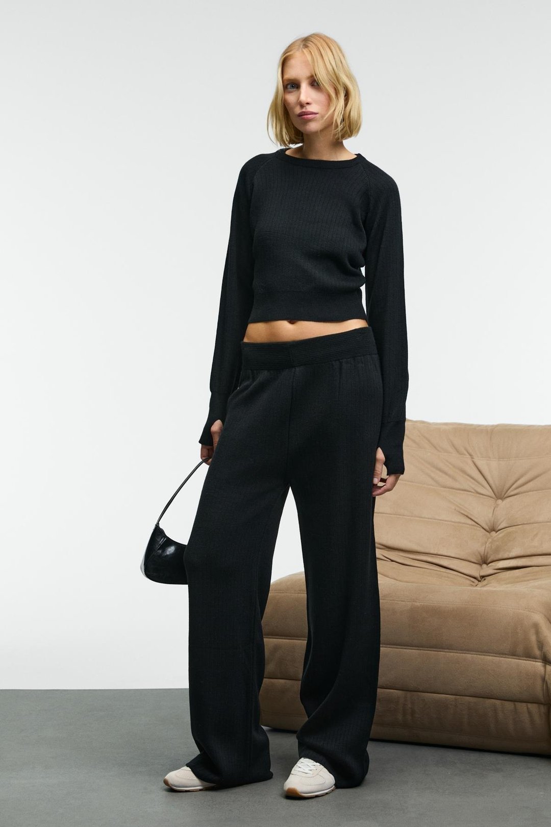 MARIPOSA Kadın Yuvarlak Yaka Çizgi Desenli Crop Geniş Paça Triko Siyah Alt-Üst Takım