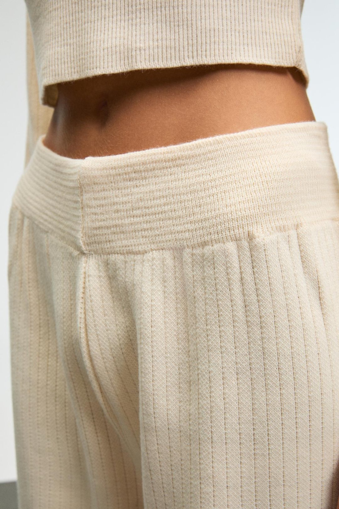 MARIPOSA Kadın Yuvarlak Yaka Çizgi Desenli Crop Geniş Paça Triko Ekru Alt-Üst Takım