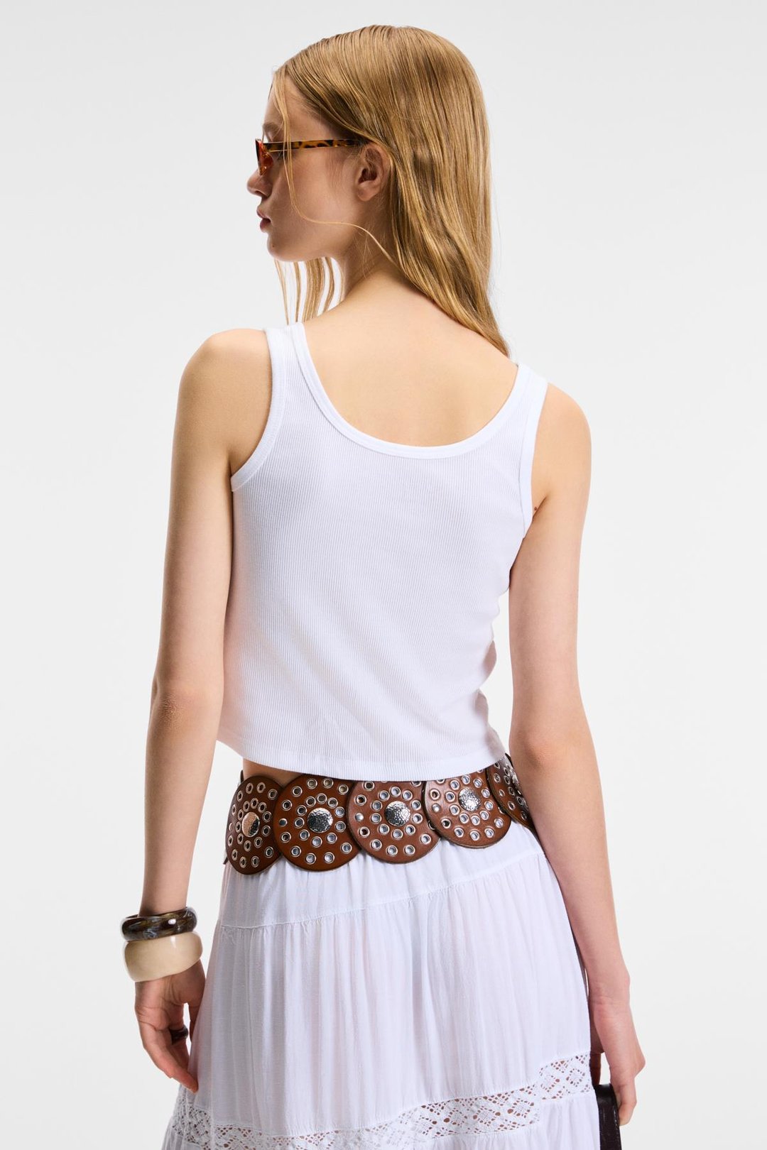 MAVSERA Kadın Kalın Askılı U Yaka Patlı Düğmeli Crop Slim Beyaz Atlet