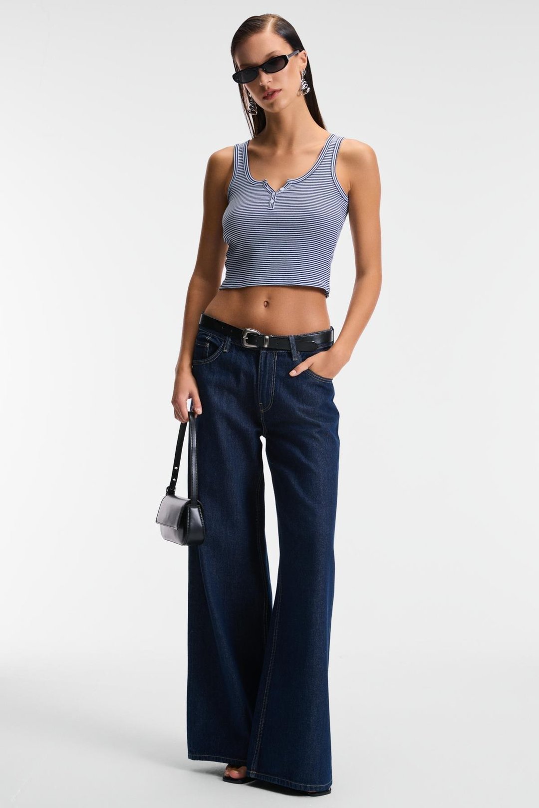 MAVSERA Kadın Kalın Askılı U Yaka Patlı Düğmeli Crop Slim Lacivert - Beyaz Atlet