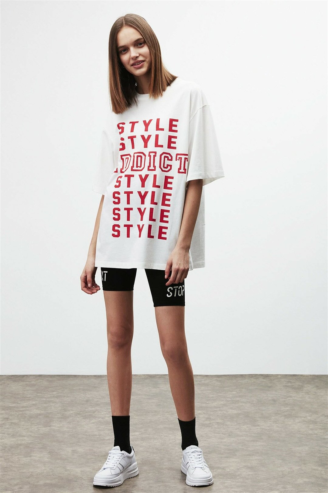 Maybe Kadın Beyaz Baskılı Yuvarlak Yaka Oversize T-Shirt