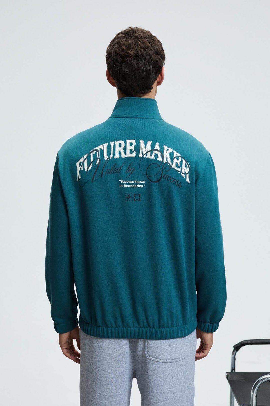 MERRICK Erkek Sırt Baskılı Cebi Nakışlı Yarım Fermuarlı Kolu Lastikli Dik Yaka Regular Fit Yeşil Sweatshirt