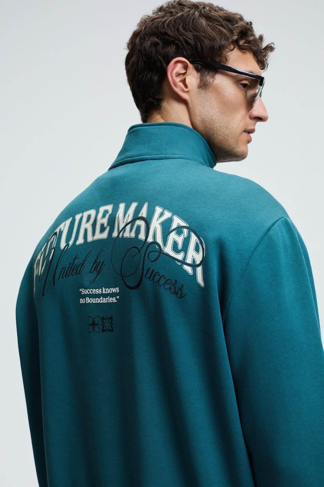 MERRICK Erkek Sırt Baskılı Cebi Nakışlı Yarım Fermuarlı Kolu Lastikli Dik Yaka Regular Fit Yeşil Sweatshirt