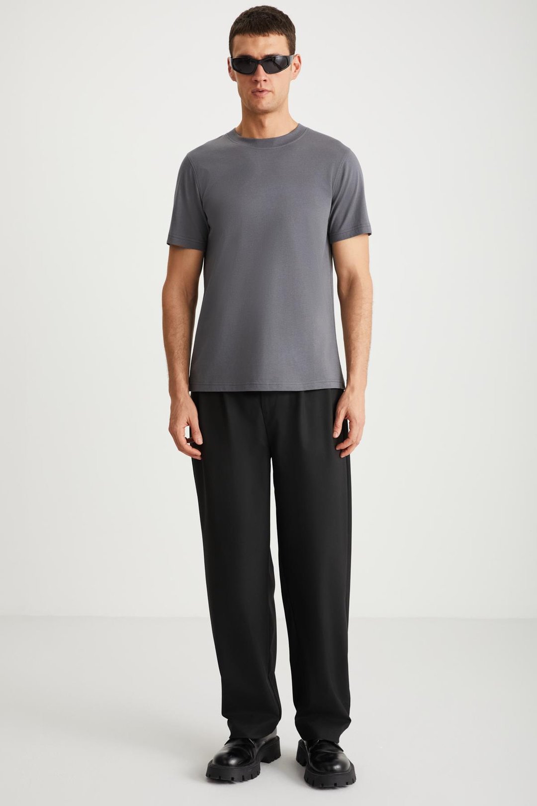 MICHEL Erkek Slim Fit Dar Kesim %100 Organik Pamuklu Yana Kayan Dikişli  Basic Örme Koyu Gri T-Shirt