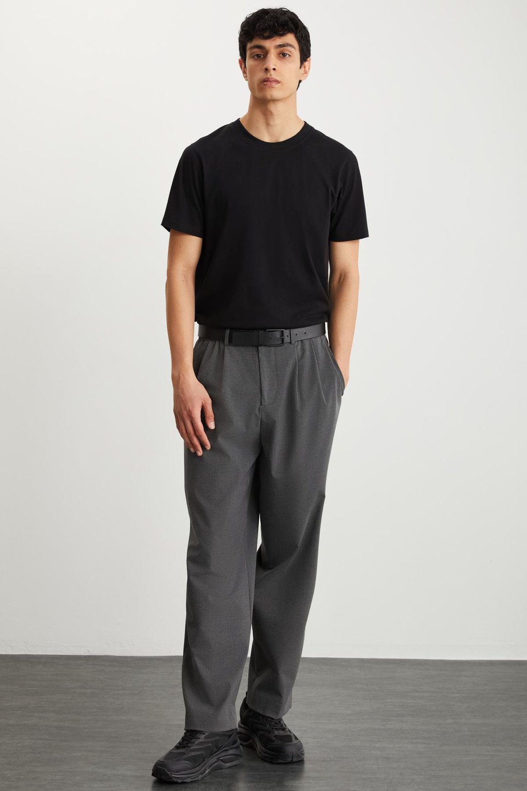 MICHEL Erkek Slim Fit Dar Kesim %100 Organik Pamuklu Yana Kayan Dikişli  Basic Örme Siyah T-Shirt