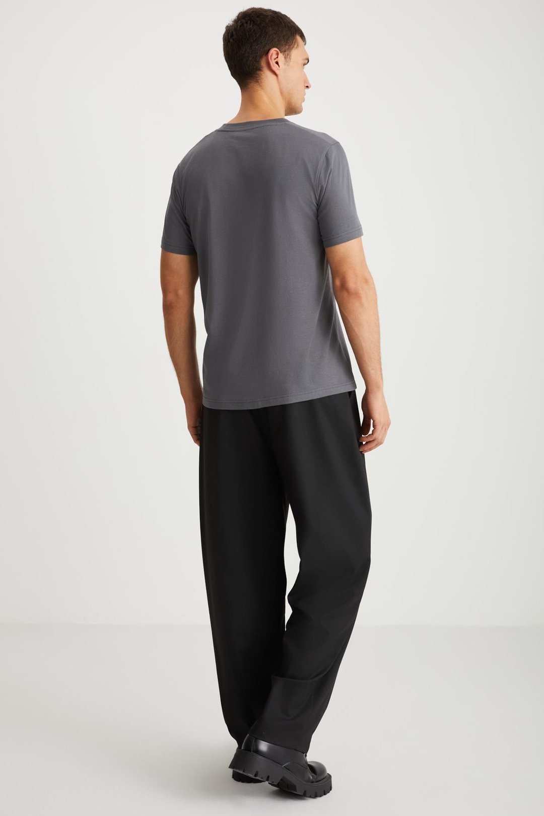 MICHEL Erkek Slim Fit Dar Kesim %100 Organik Pamuklu Yana Kayan Dikişli  Basic Örme Koyu Gri T-Shirt