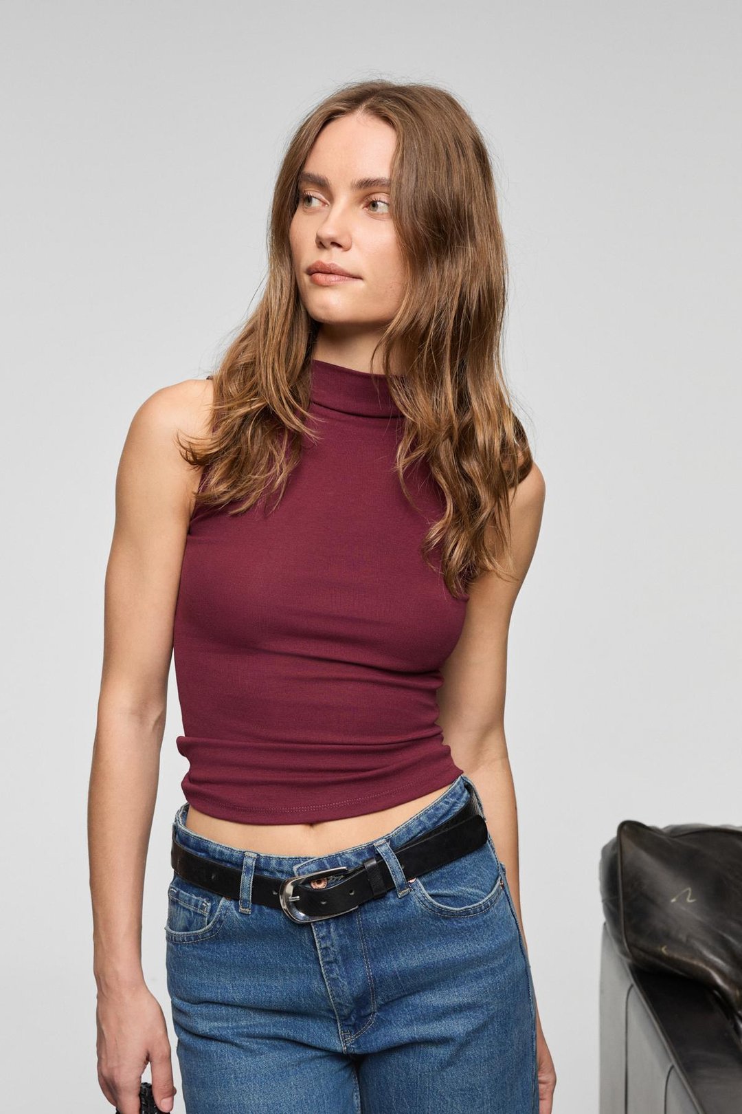 MIRUVA Kadın Halter Yaka Esnek Kumaşlı Sıfır Kollu Bordo Bluz