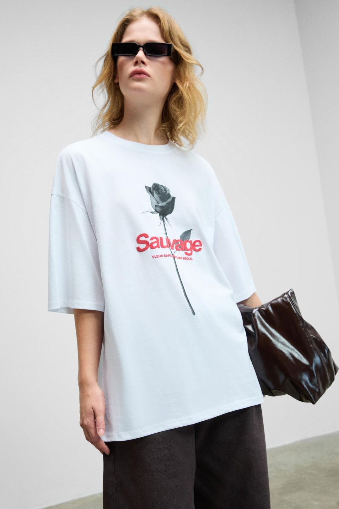 MOKILA Kadın Yumuşak Ve Esnek Kumaşlı Baskı Detaylı Bisiklet Yakalı Beyaz T-Shirt