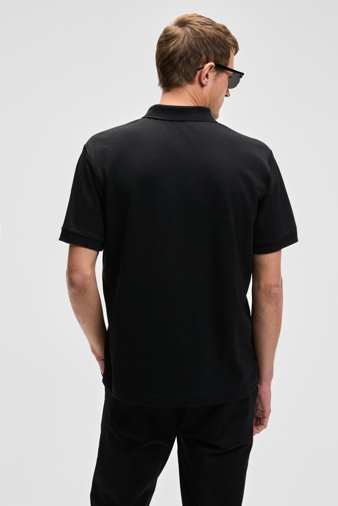 MONAGHAN Erkek Polo Yaka Relaxed Fit Patlı Düğmeli Kısa Kollu Siyah T-Shirt