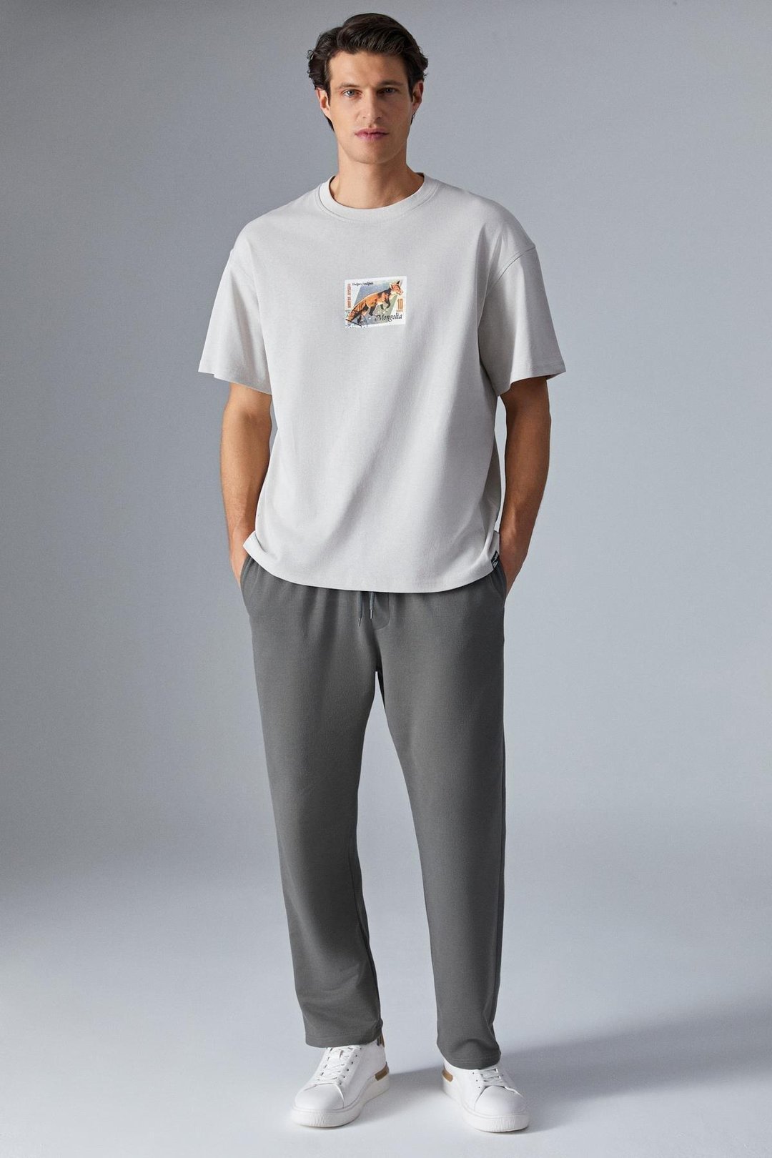 MONGOLIA Erkek Baskı Detaylı %100 Organik Pamuk Bisiklet Yaka Kısa Kol Comfort Bej T-Shirt