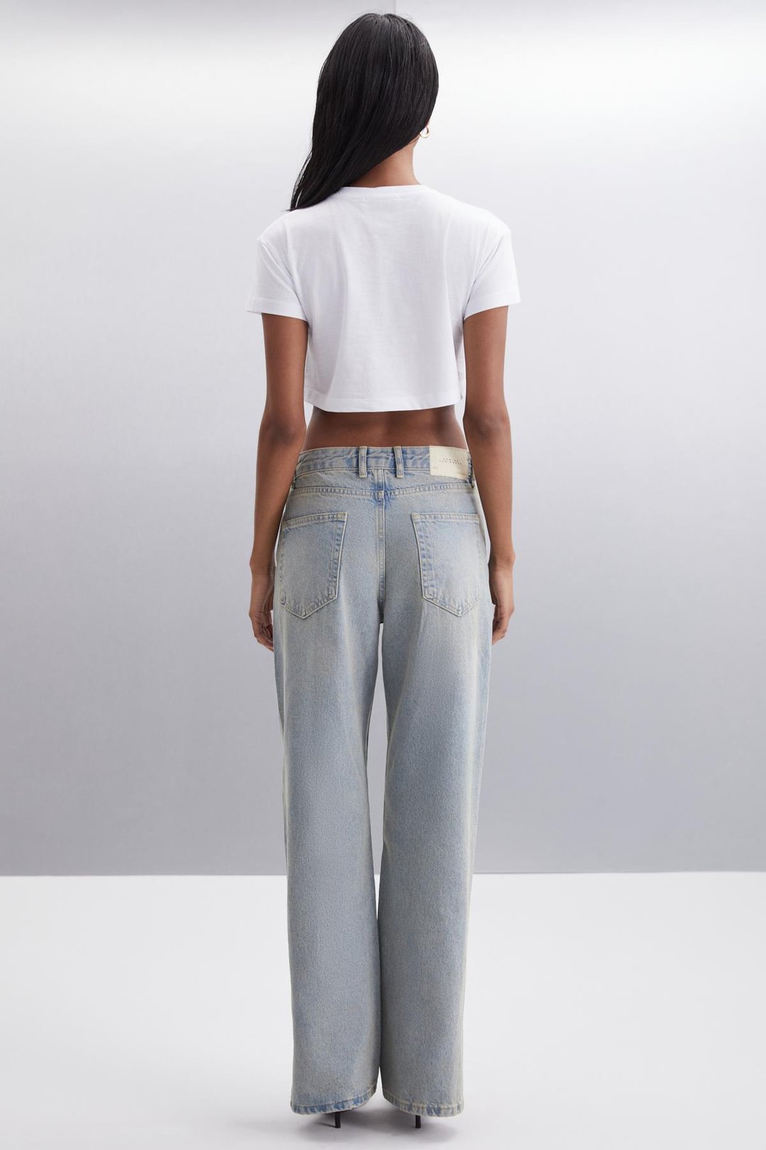 MORAN  Crop Beyaz - Siyah Baskılı Tekli T-Shirt