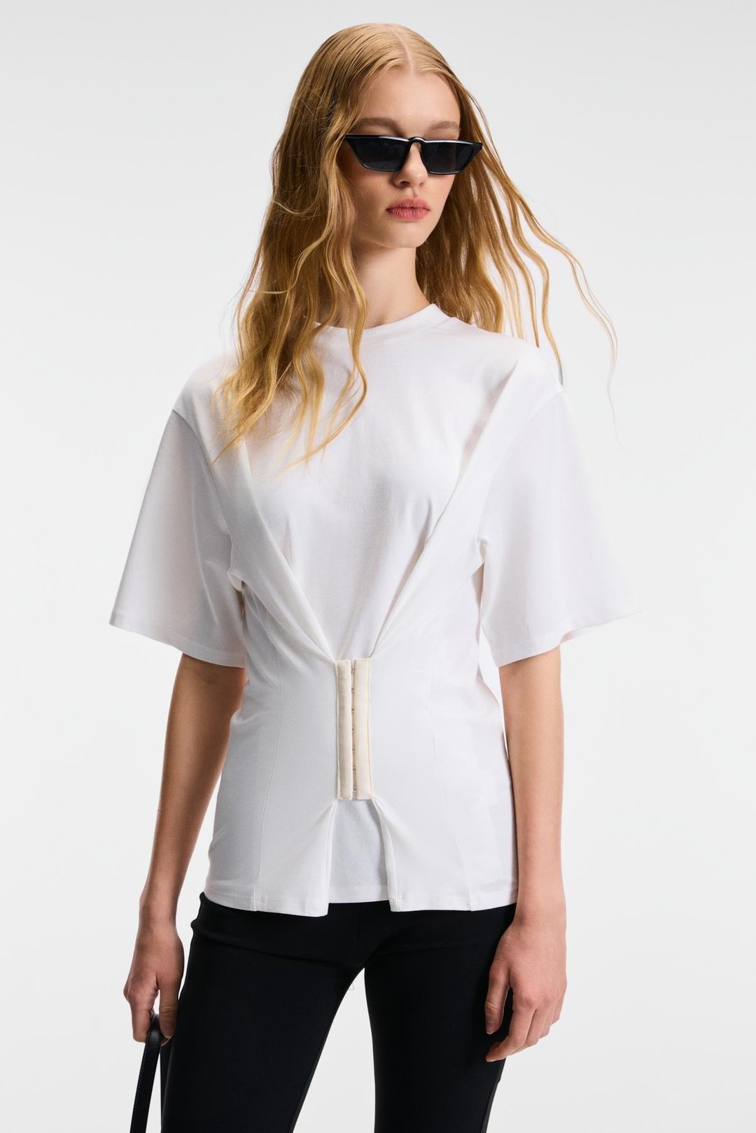 NARIA Kadın Bisiklet Yaka Kısa Kollu Belde Agraj Detaylı Relaxed Fit Ekru Bluz