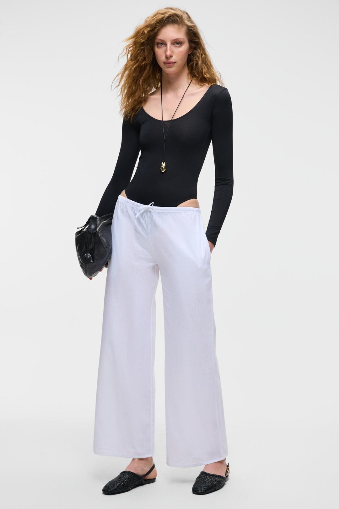 NEILGEN Kadın Slim Havuz Yaka Çıtçıtlı İnce Uzun Siyah Bluz