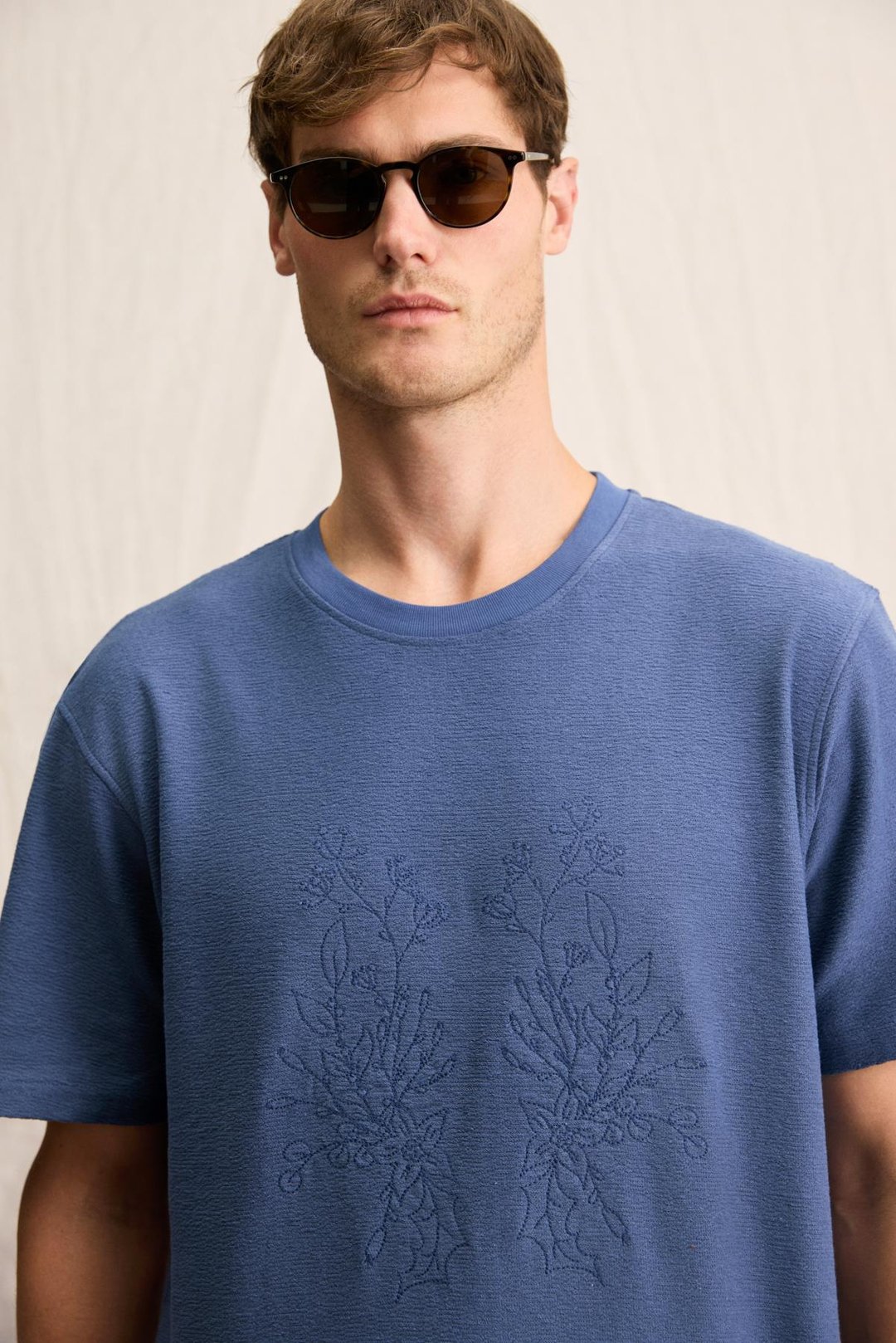 NELIDO Erkek Nakış Detaylı %100 Organik Pamuk Bisiklet Yaka Kısa Kollu Regular Fit İndigo T-Shirt