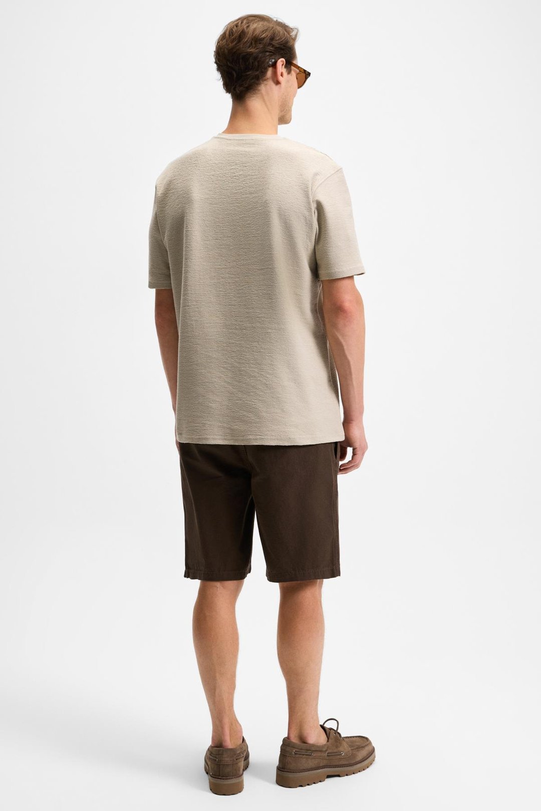 NELIDO Erkek Nakış Detaylı %100 Organik Pamuk Bisiklet Yaka Kısa Kollu Regular Fit Taş Rengi T-Shirt