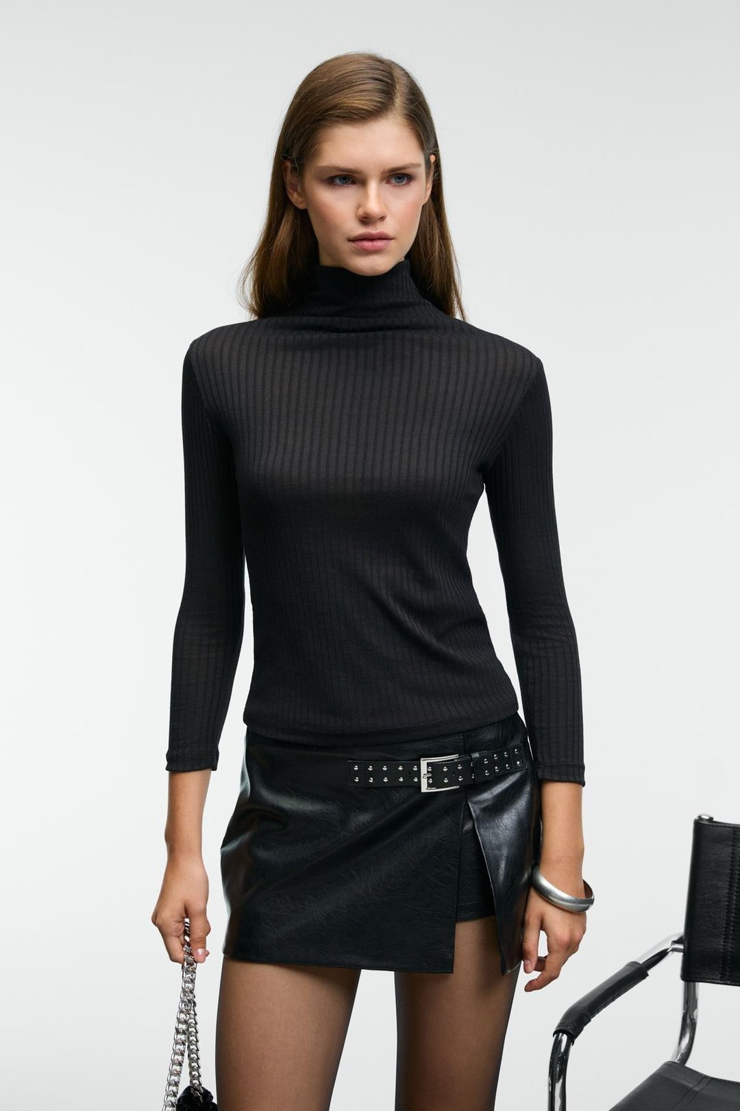 NELOURA Kadın Balıkçı Yaka Esnek Kumaşlı Siyah Bluz