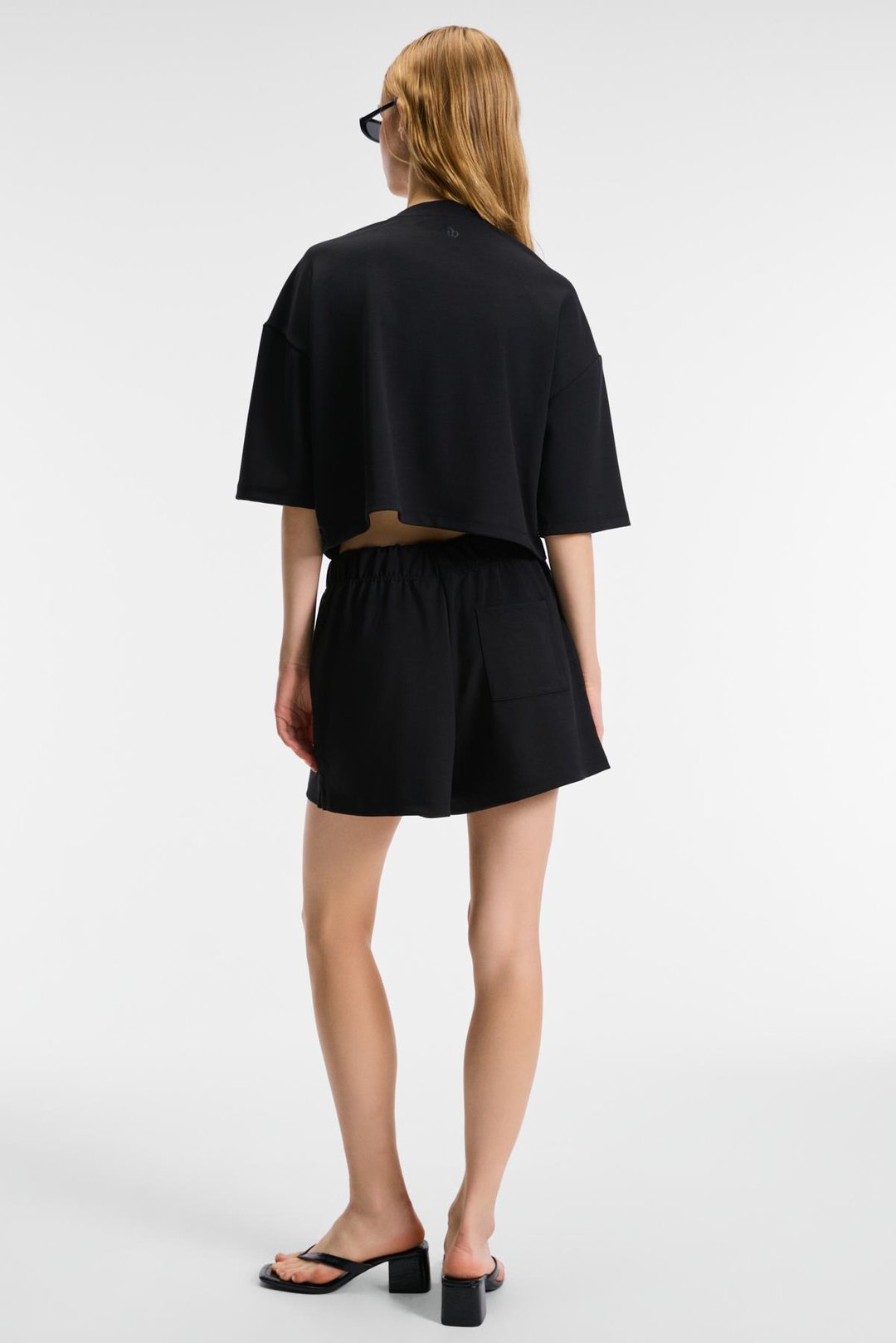 NUA Kadın Esnek Kumaşlı Kordonlu Comfort Fit Siyah Şort